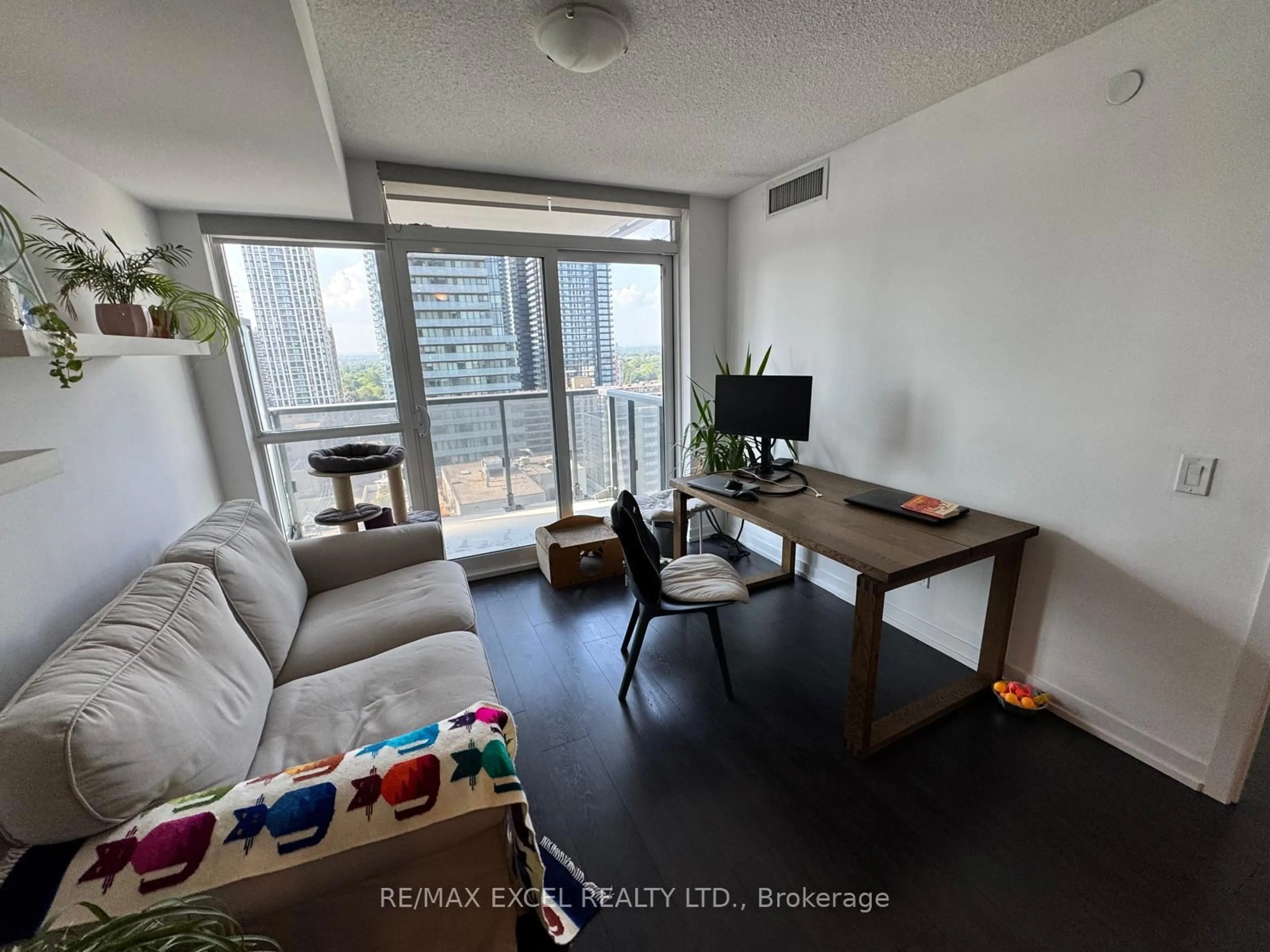 A pic of a room for 125 Redpath Ave #1804, Toronto Ontario M4S 0B5