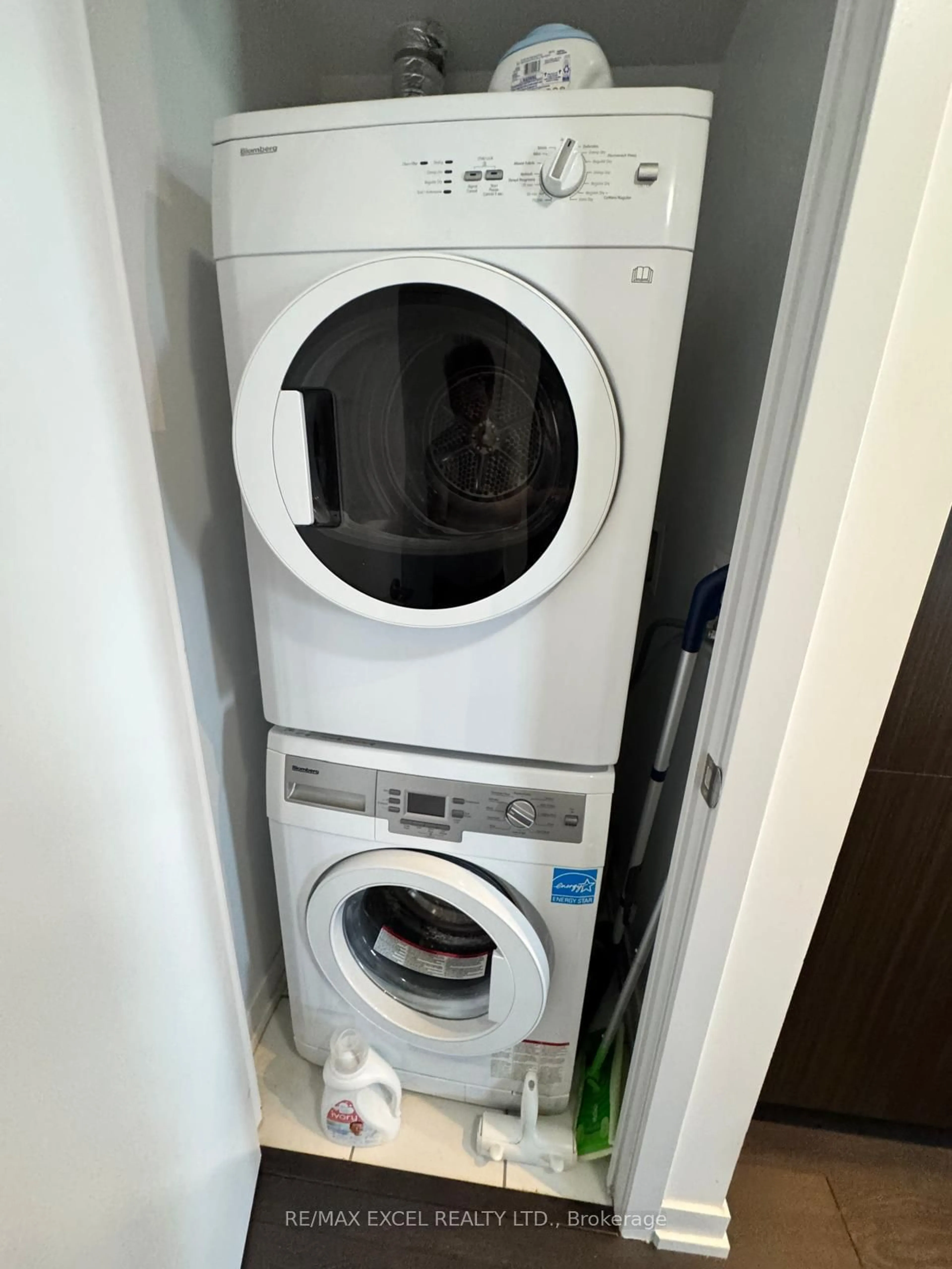Laundry room for 125 Redpath Ave #1804, Toronto Ontario M4S 0B5