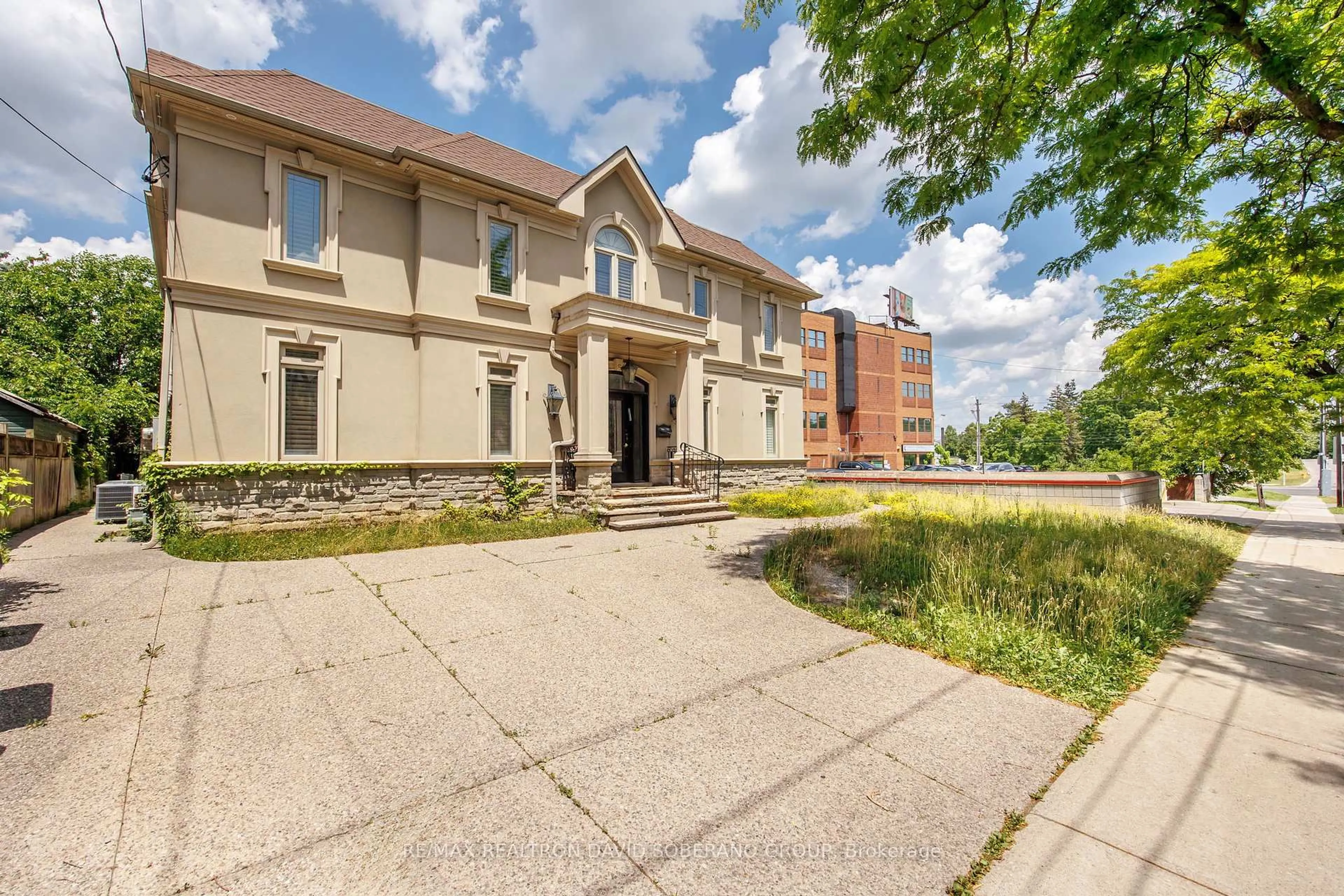 Unknown for 10 Bainbridge Ave, Toronto Ontario M3H 2J7