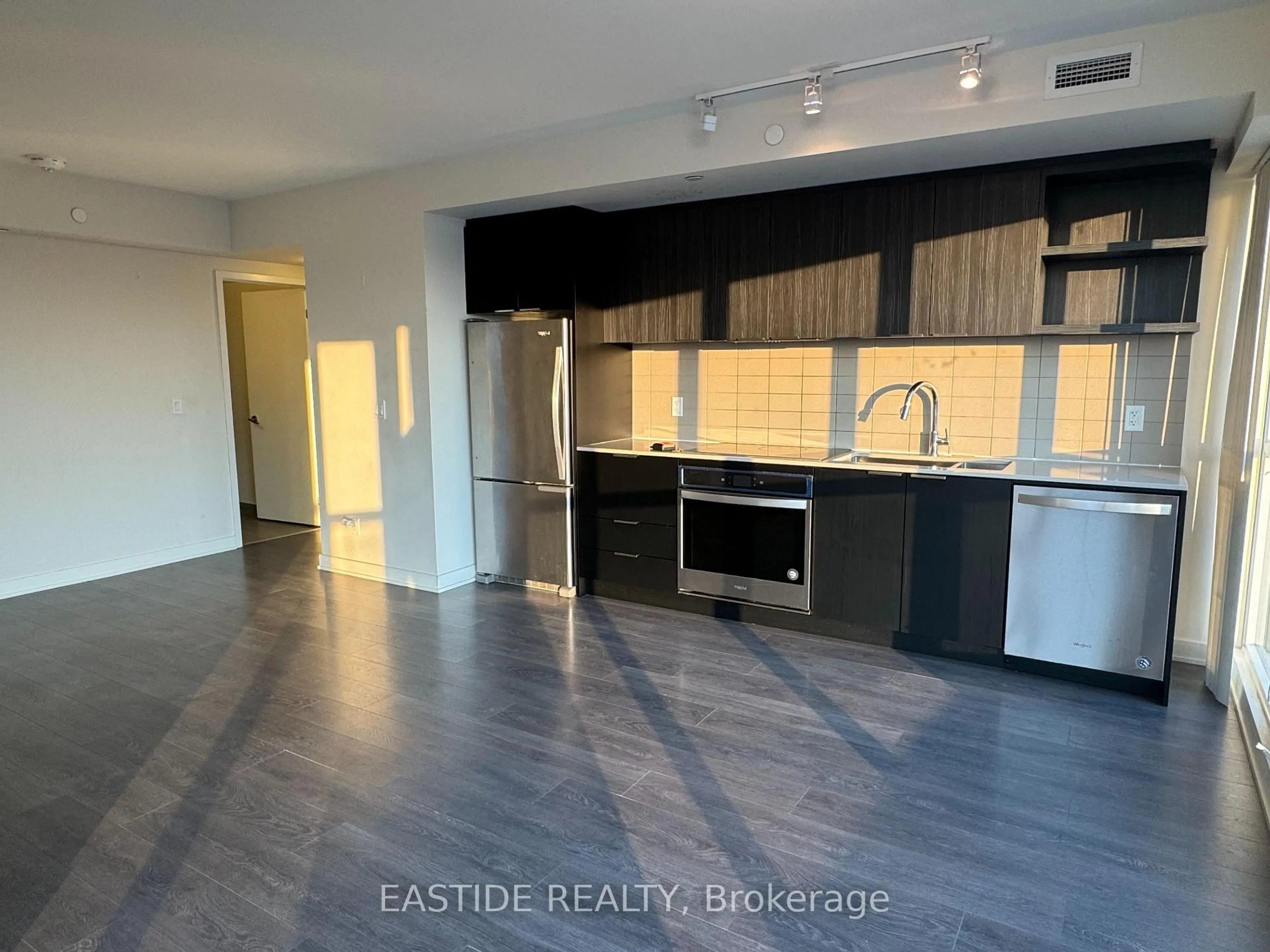 Open concept kitchen, unknown for 6 Sonic Way #1102, Toronto Ontario M3C 0P1