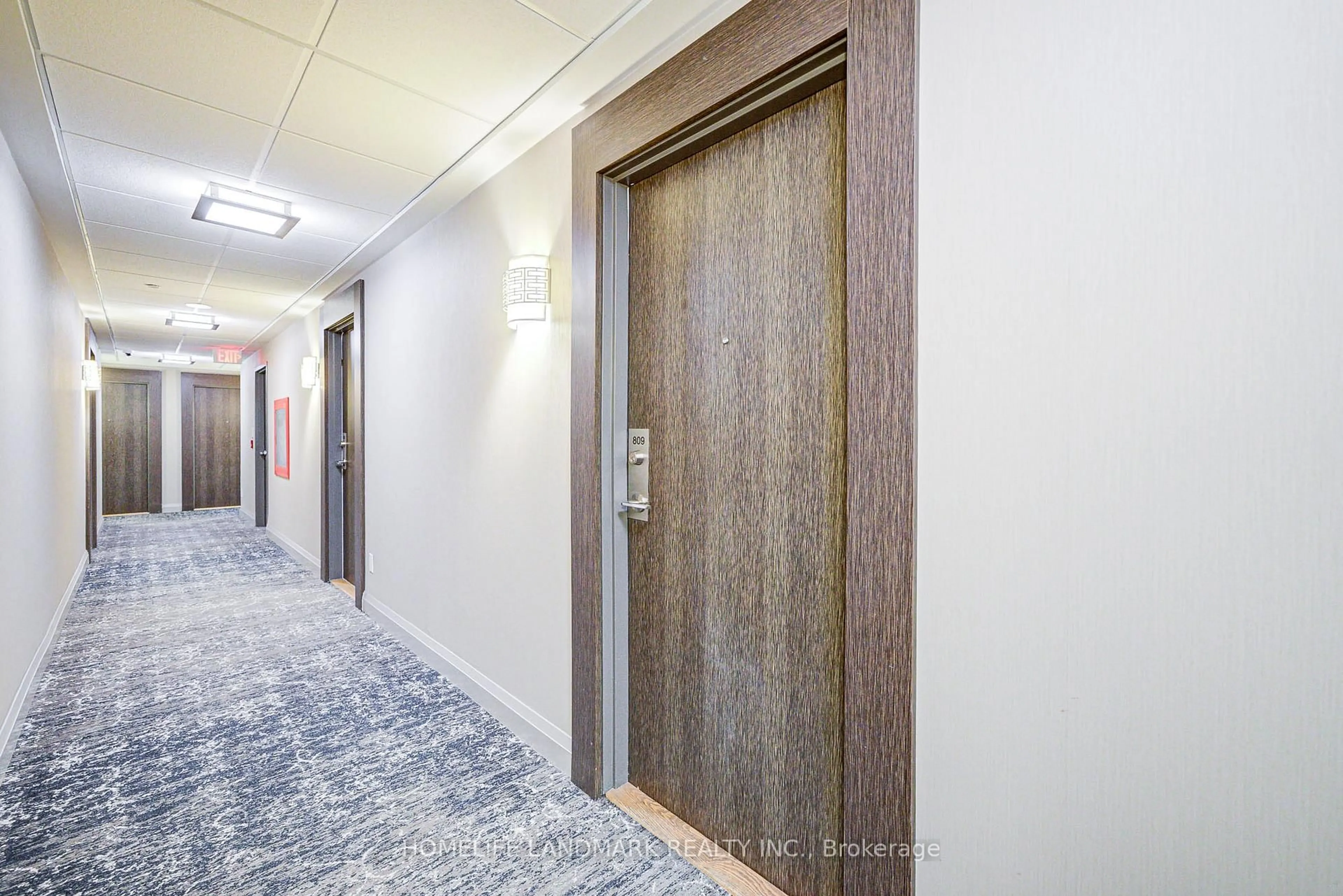 Indoor foyer for 2756 Old Leslie St #809, Toronto Ontario M2K 0E2