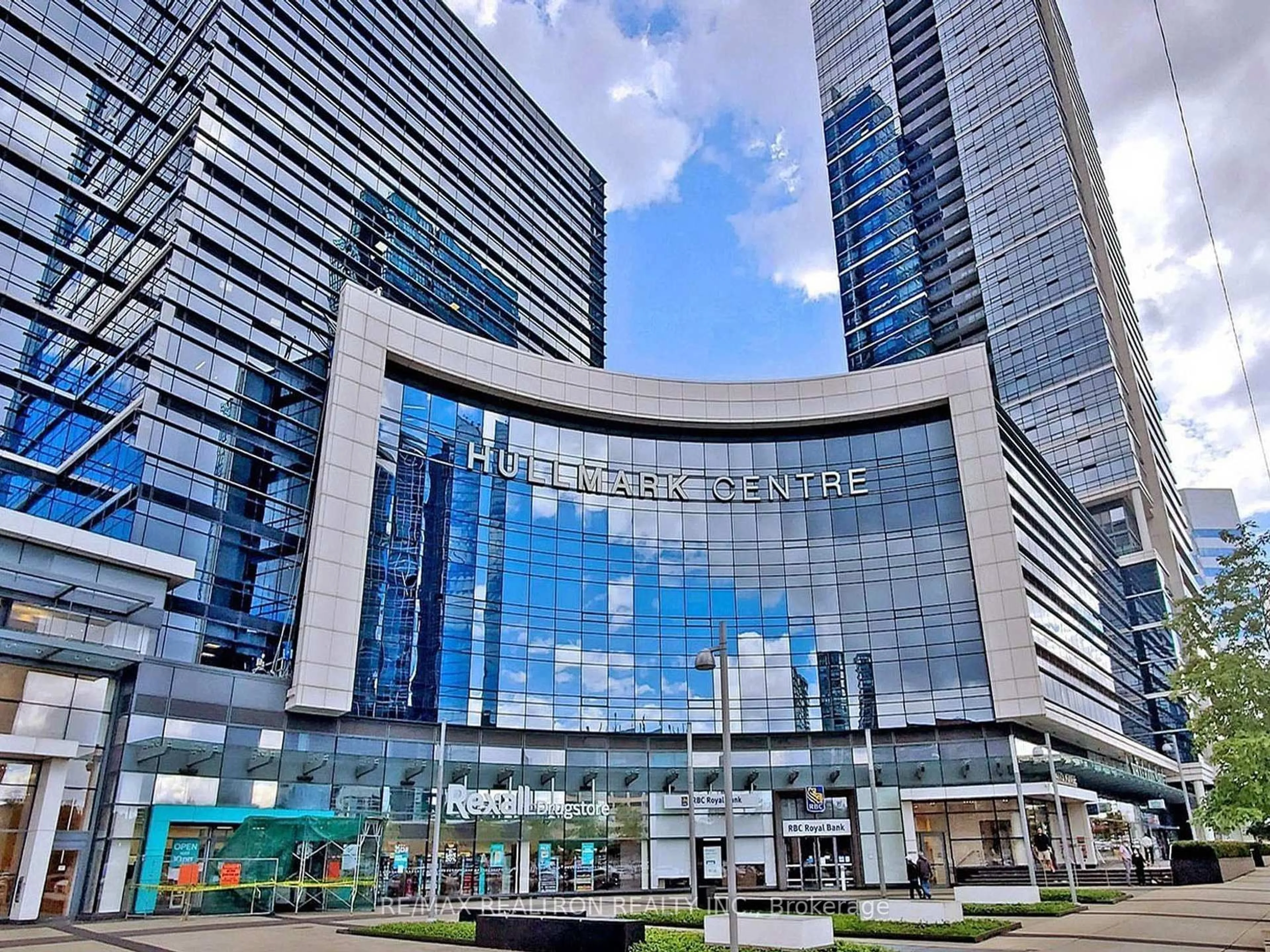 Indoor foyer for 2 Anndale Dr #1308, Toronto Ontario M2N 0G5