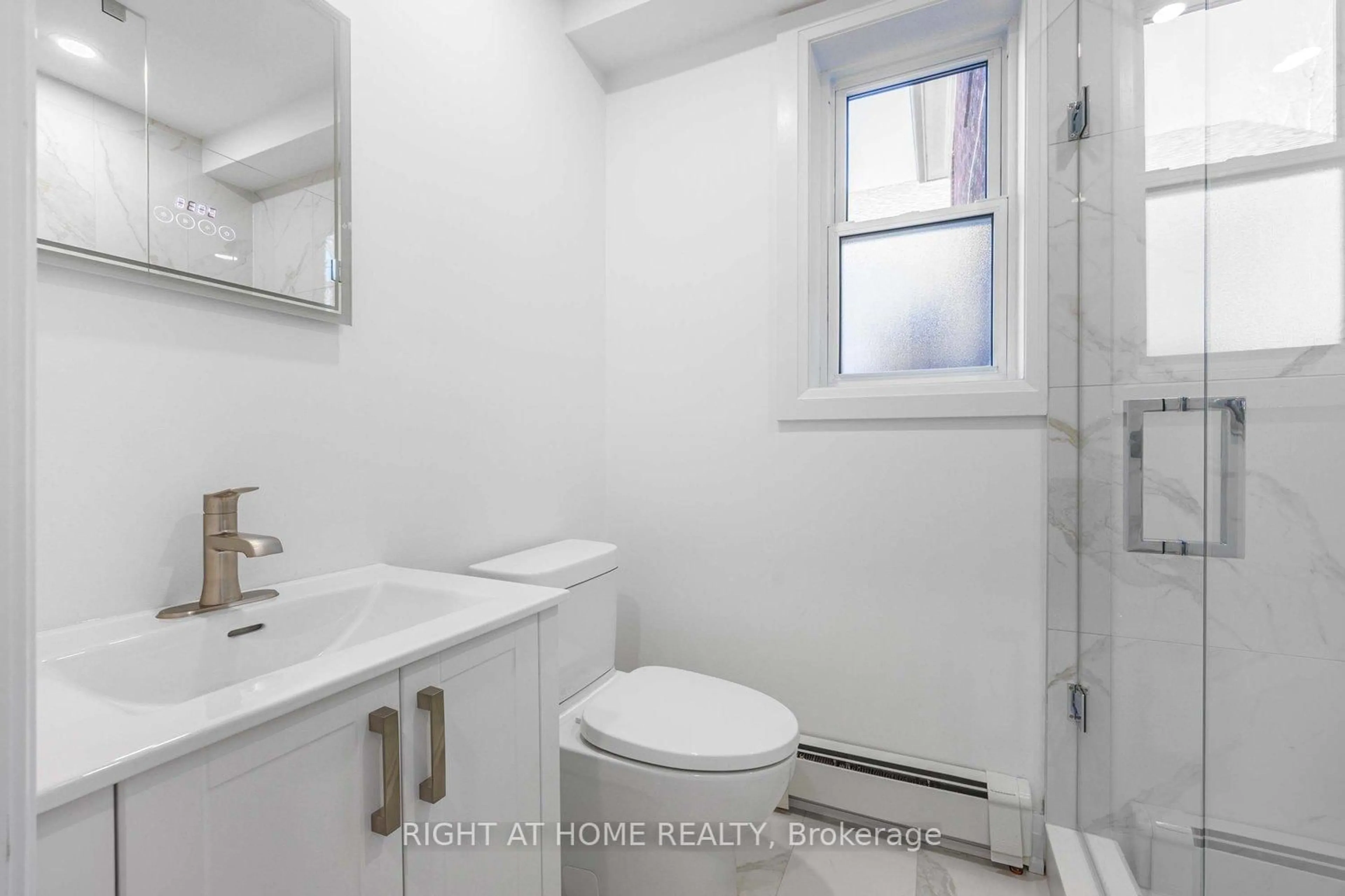 Standard bathroom, ceramic/tile floor for 54 Mcnairn Ave, Toronto Ontario M5M 2H5