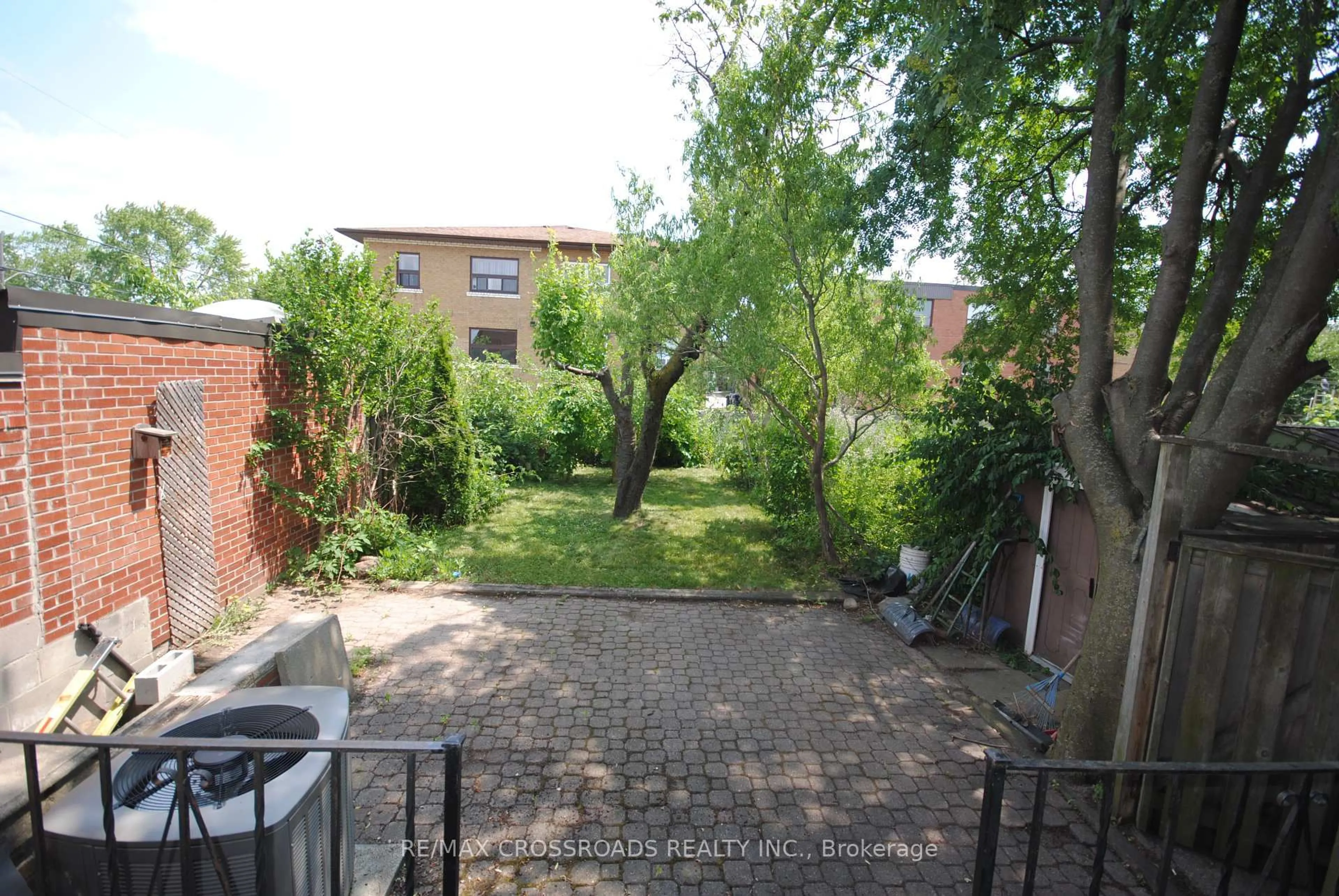 Patio, street for 775 Wilson Heights Blvd, Toronto Ontario M3H 2W1