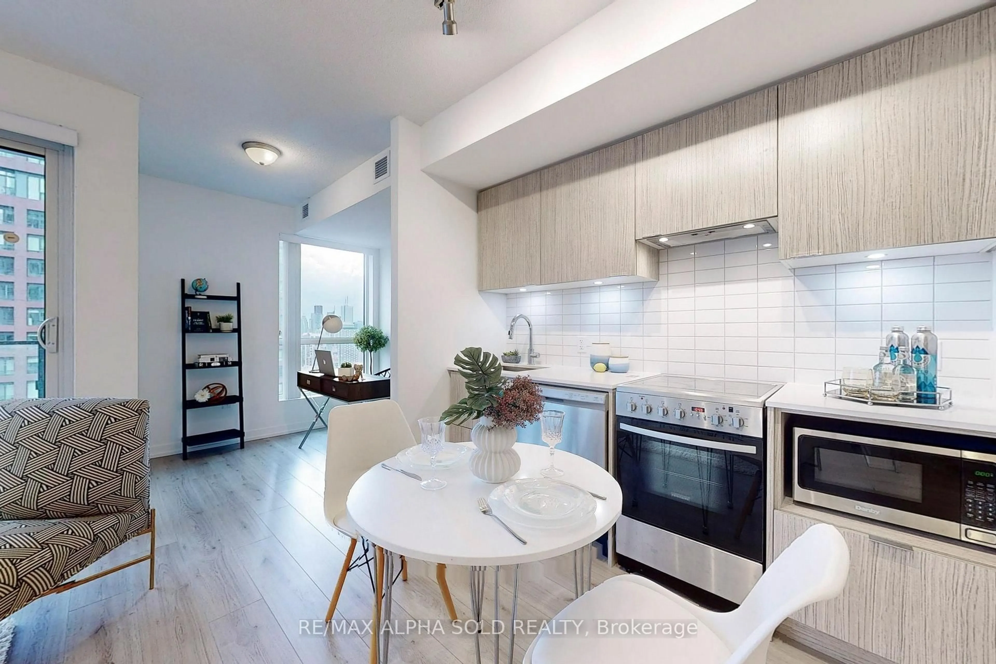Unknown for 395 Bloor St #3201, Toronto Ontario M4W 0B4