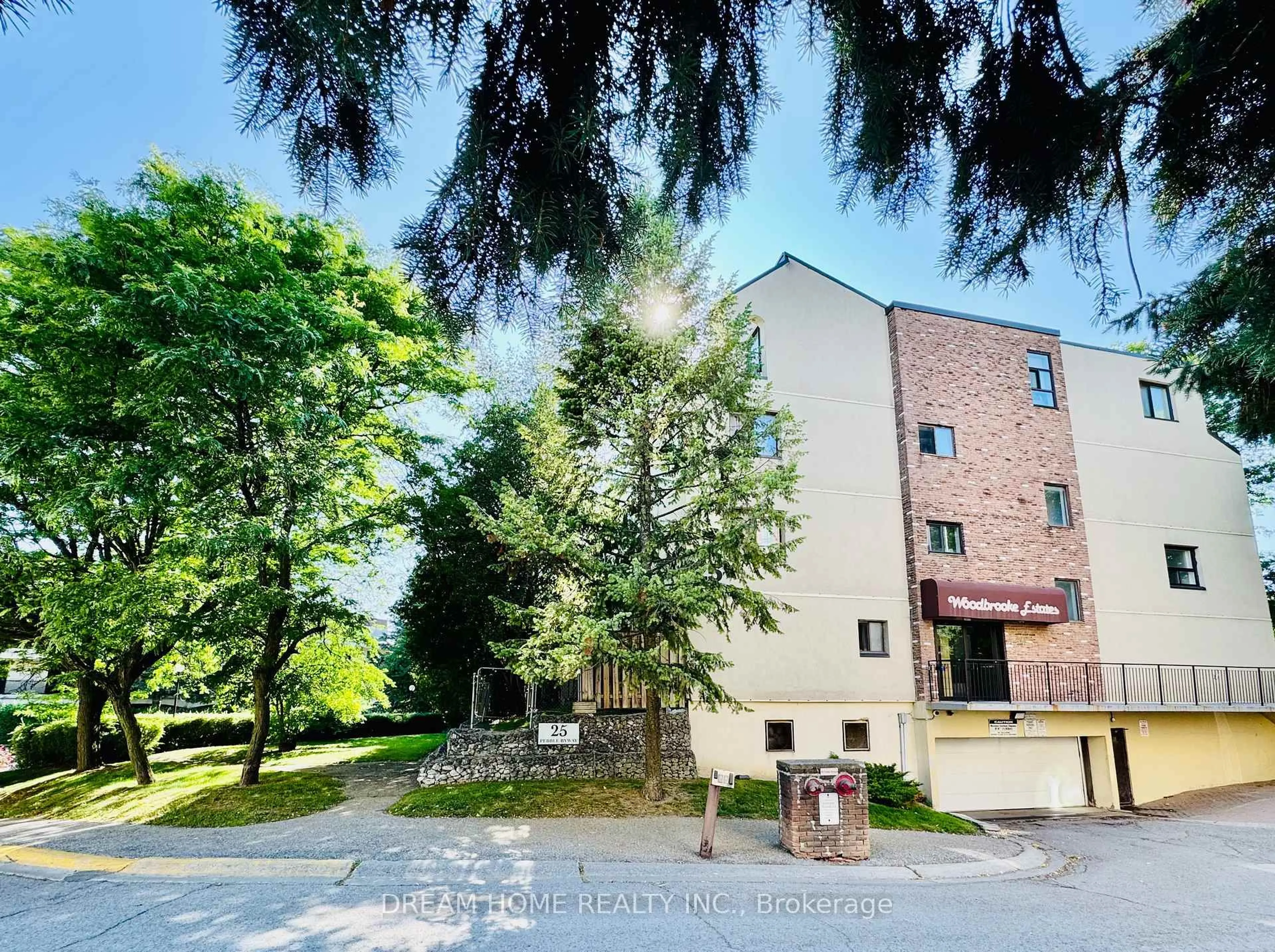 A pic from outside/outdoor area/front of a property/back of a property/a pic from drone, building for 25 Pebble Bywy #11, Toronto Ontario M2H 3J6