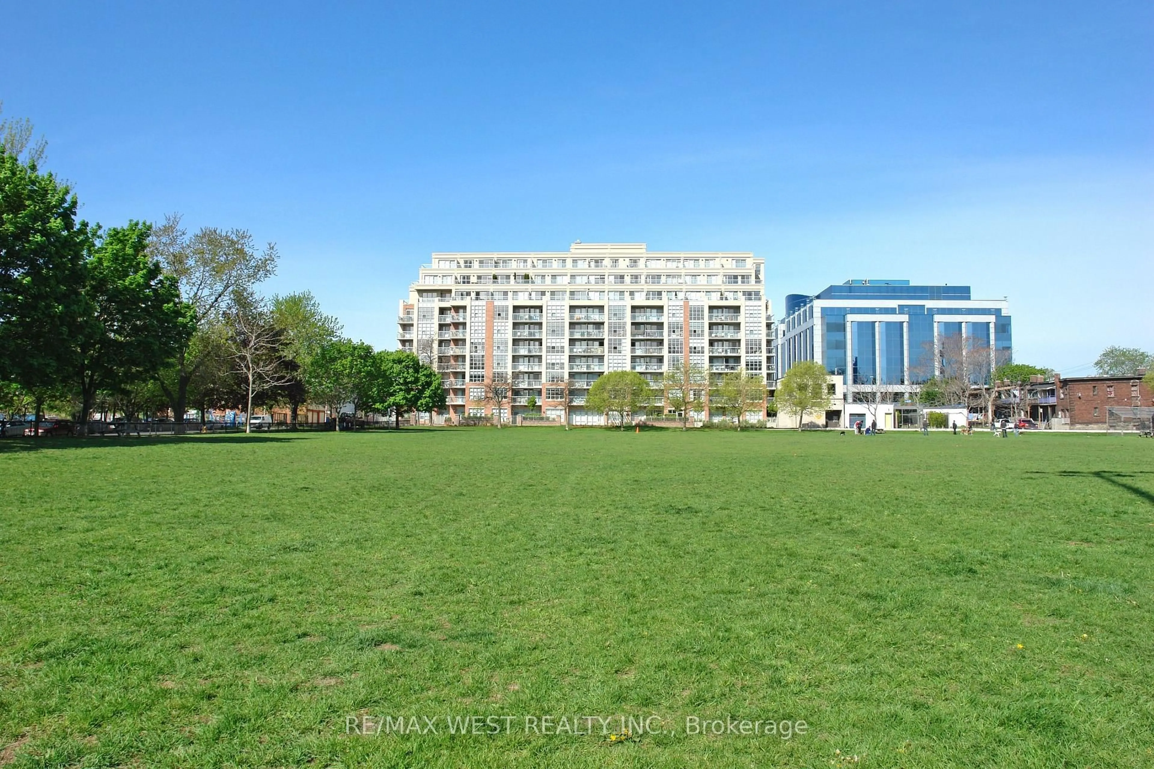 Blurry image for 15 Stafford St #705, Toronto Ontario M5V 3X6