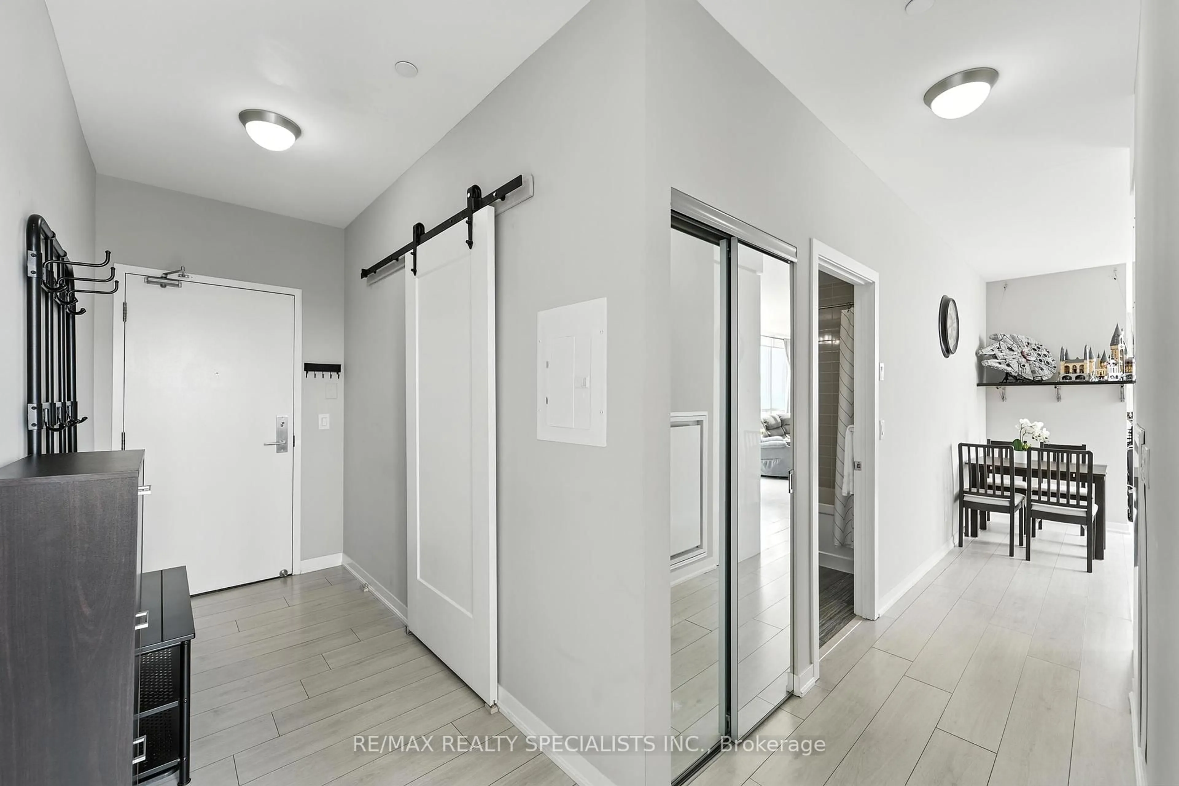 Indoor entryway for 51 East Liberty St #401, Toronto Ontario M6K 3P8