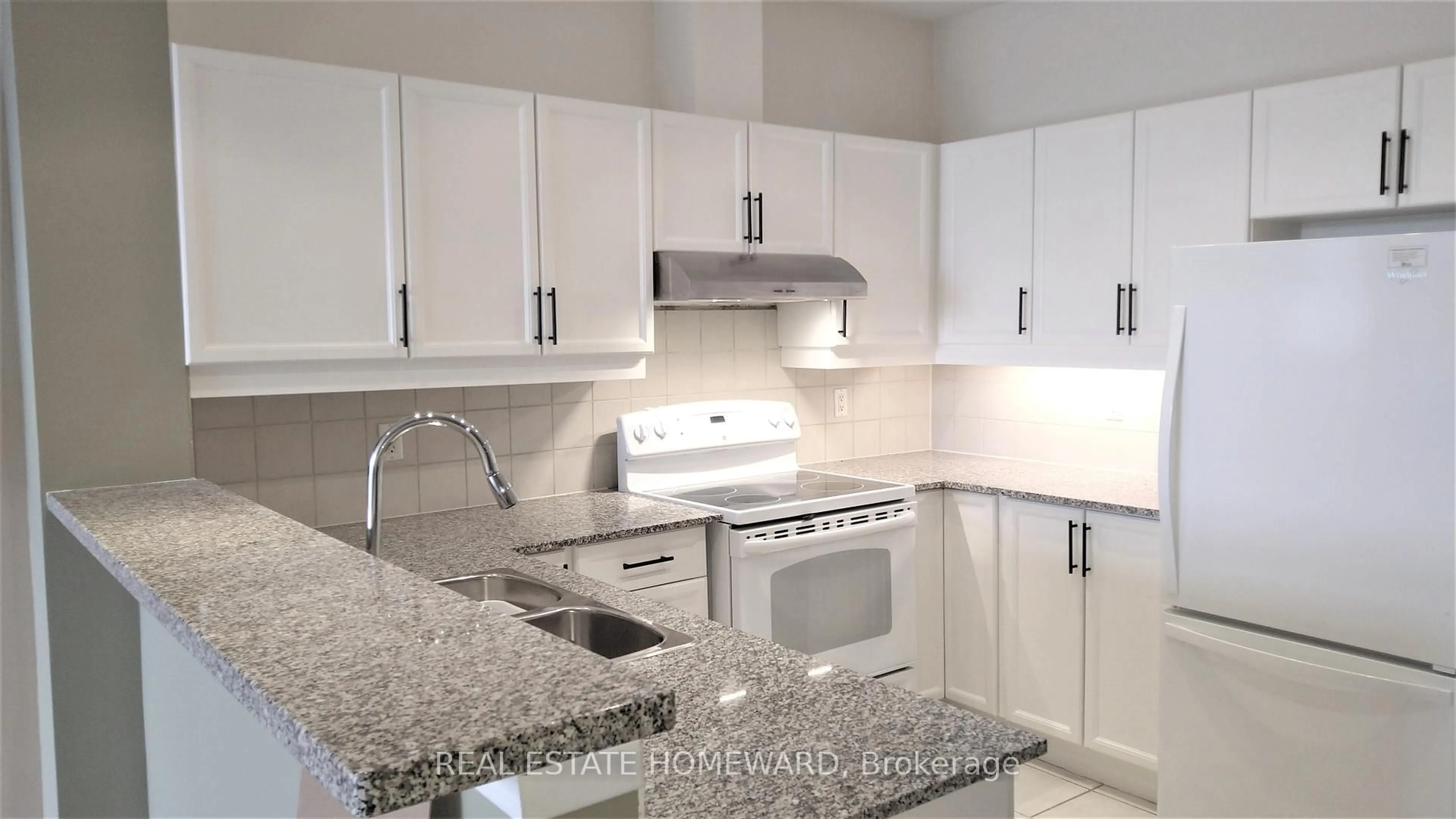 Standard kitchen, ceramic/tile floor for 1 Leaside Park Dr #417, Toronto Ontario M4H 1R1