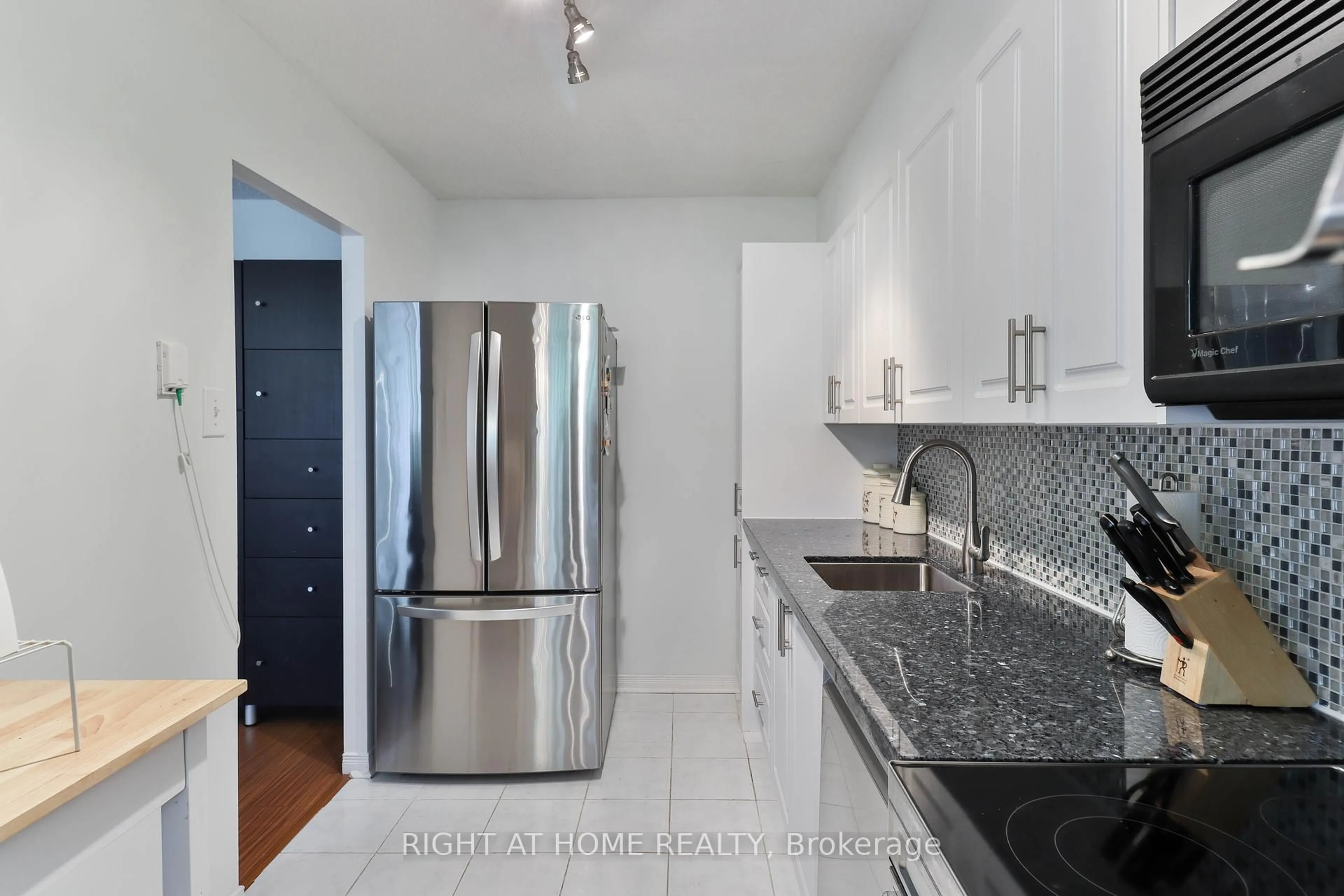 Unknown for 10 Sunrise Ave #313, Toronto Ontario M4A 2R1