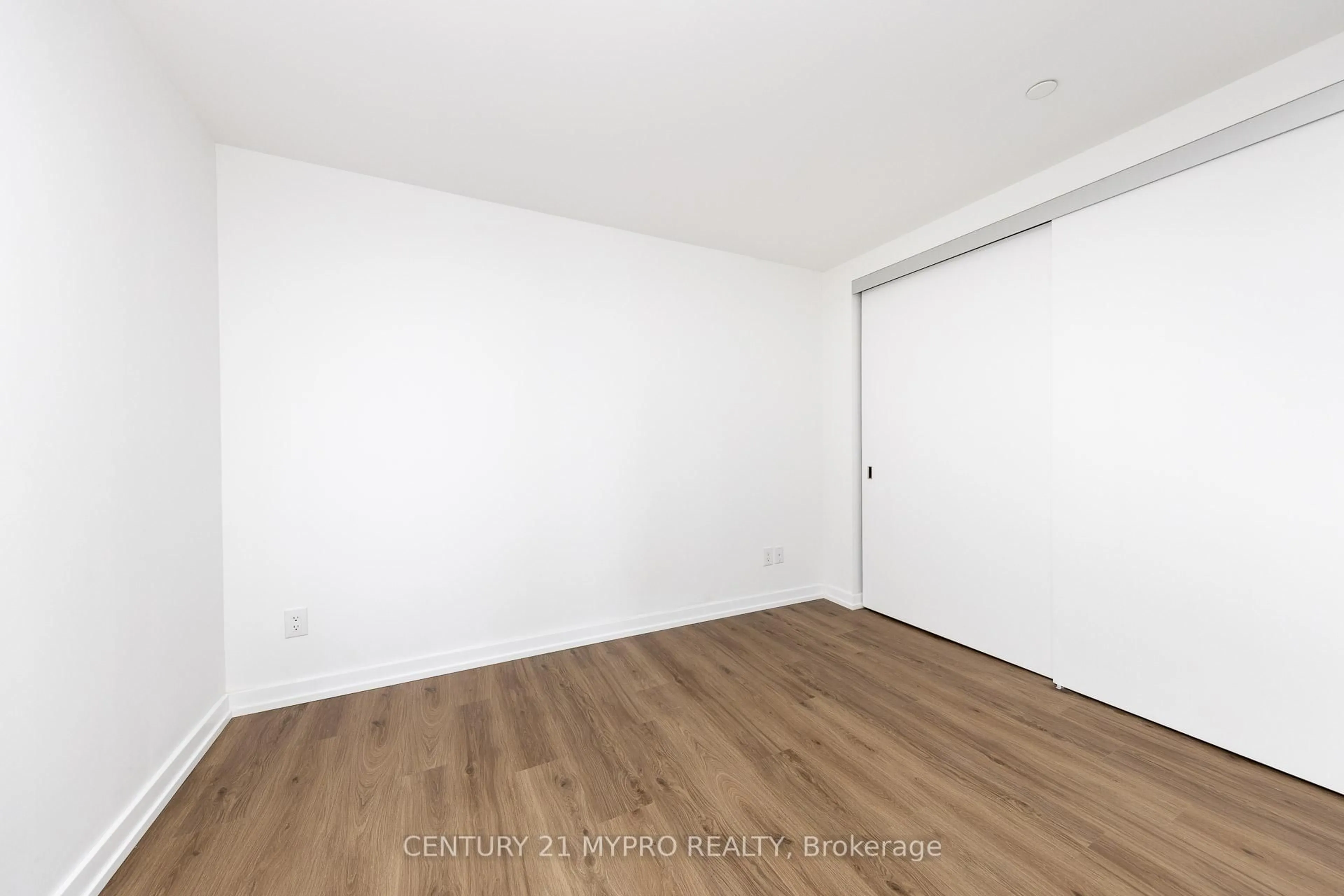 A pic of a room for 5 Soudan Ave #2501, Toronto Ontario M4S 0B1