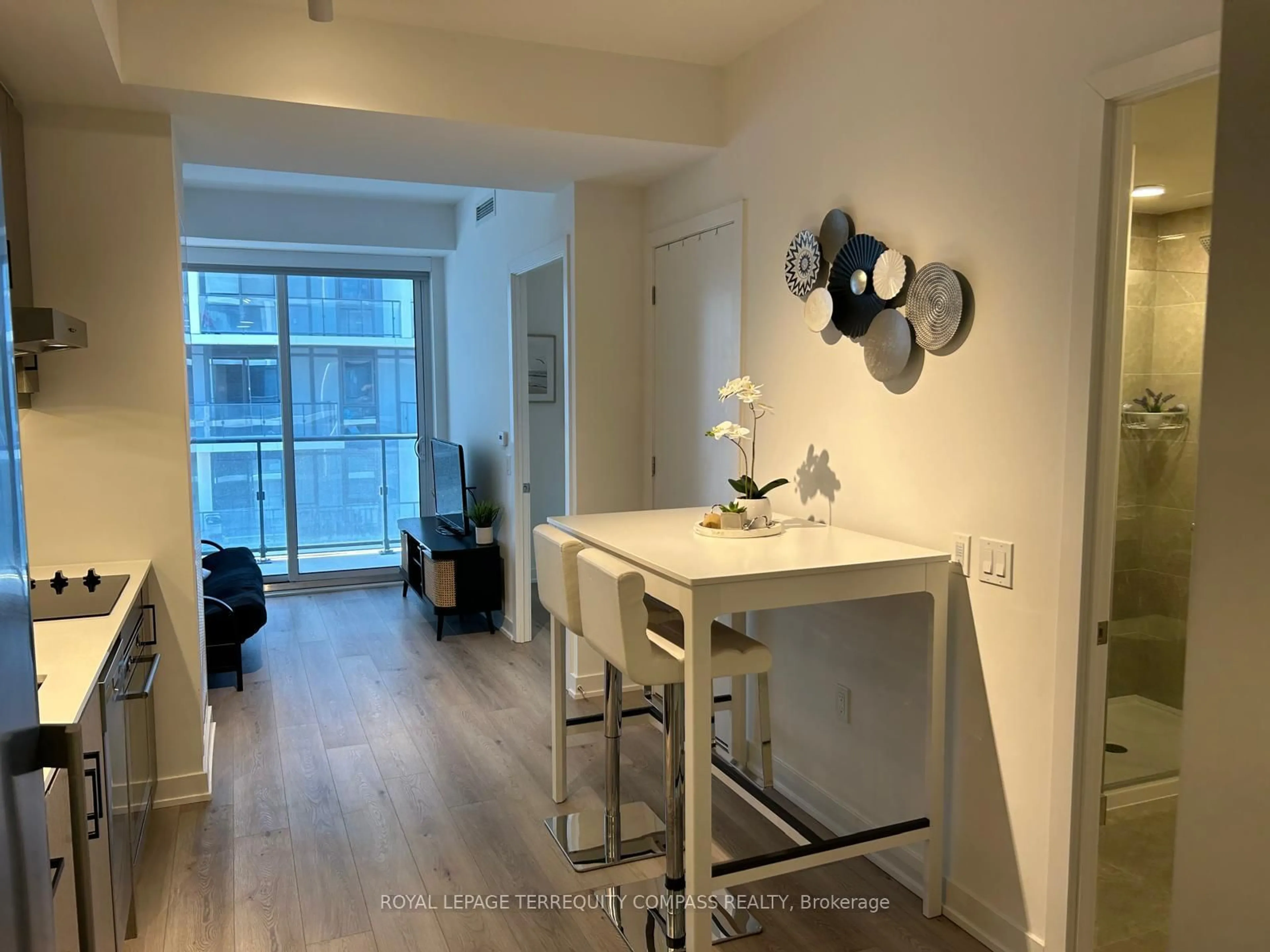 A pic of a room for 9 Tecumseth St #813, Toronto Ontario M5V 0S5
