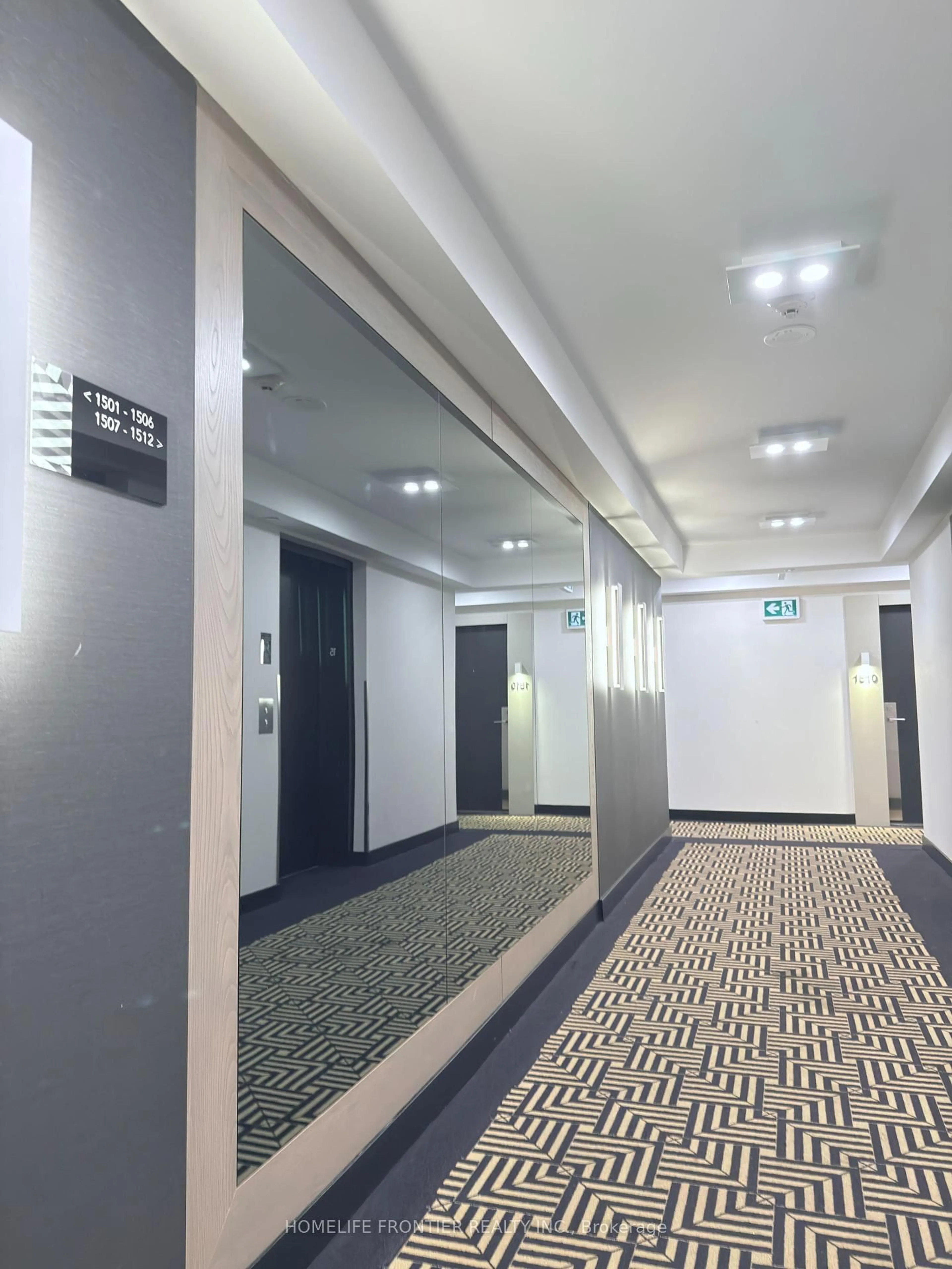 Indoor foyer for 89 Mcgill St #1507, Toronto Ontario M5B 0B1