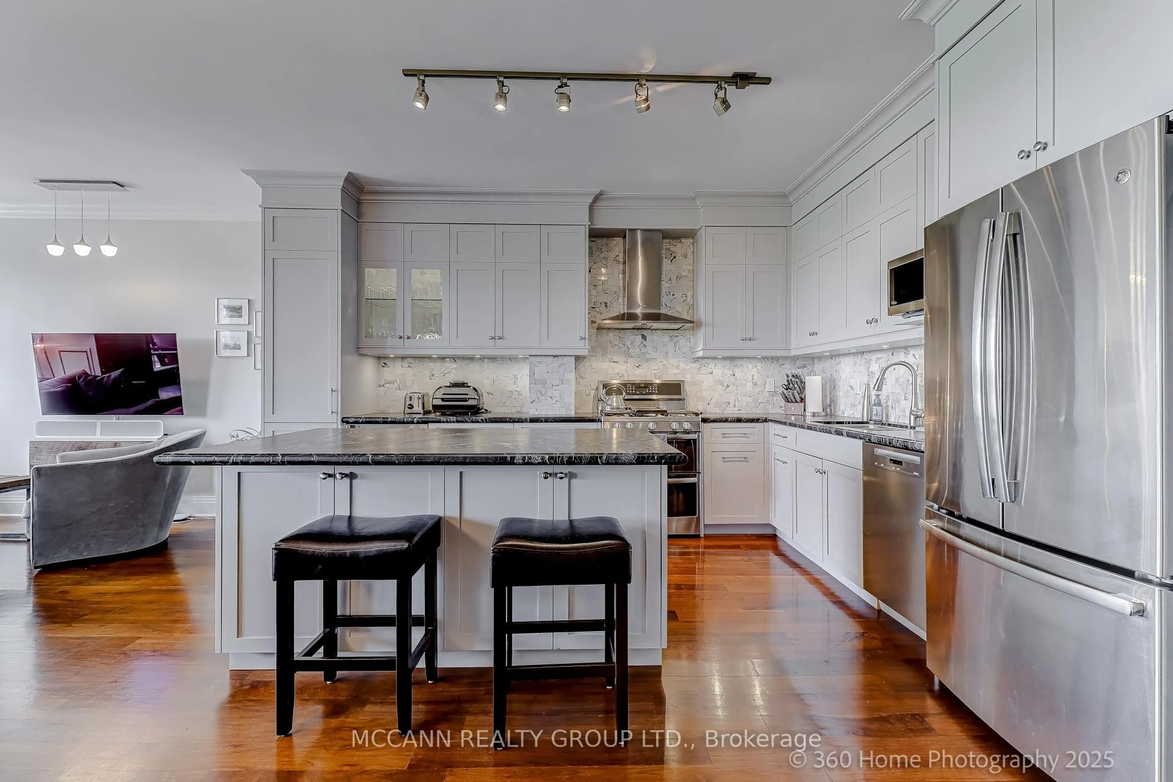 Contemporary kitchen, ceramic/tile floor for 99 Avenue Rd #803, Toronto Ontario M5R 2G5