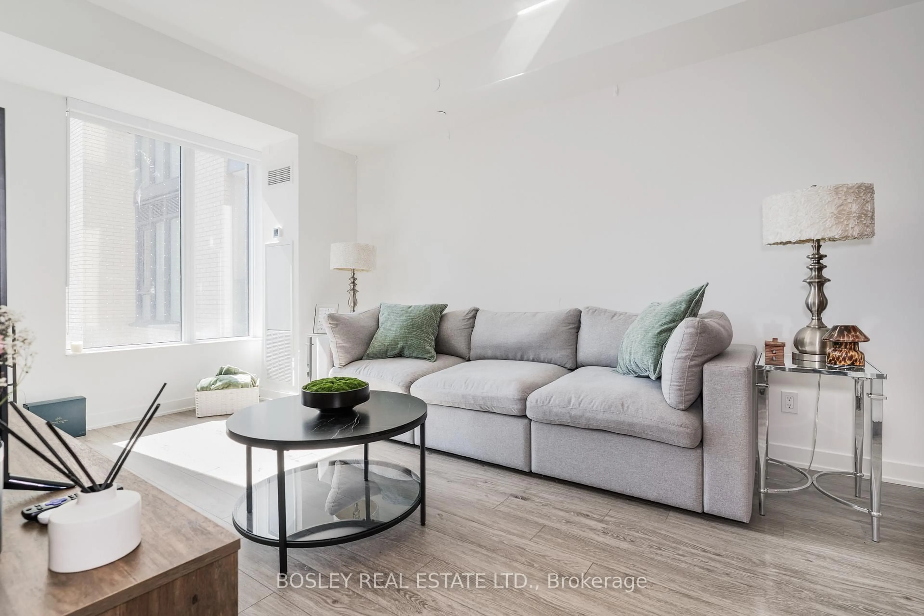 Living room with furniture, unknown for 543 Richmond St #314, Toronto Ontario M5V 1Y6