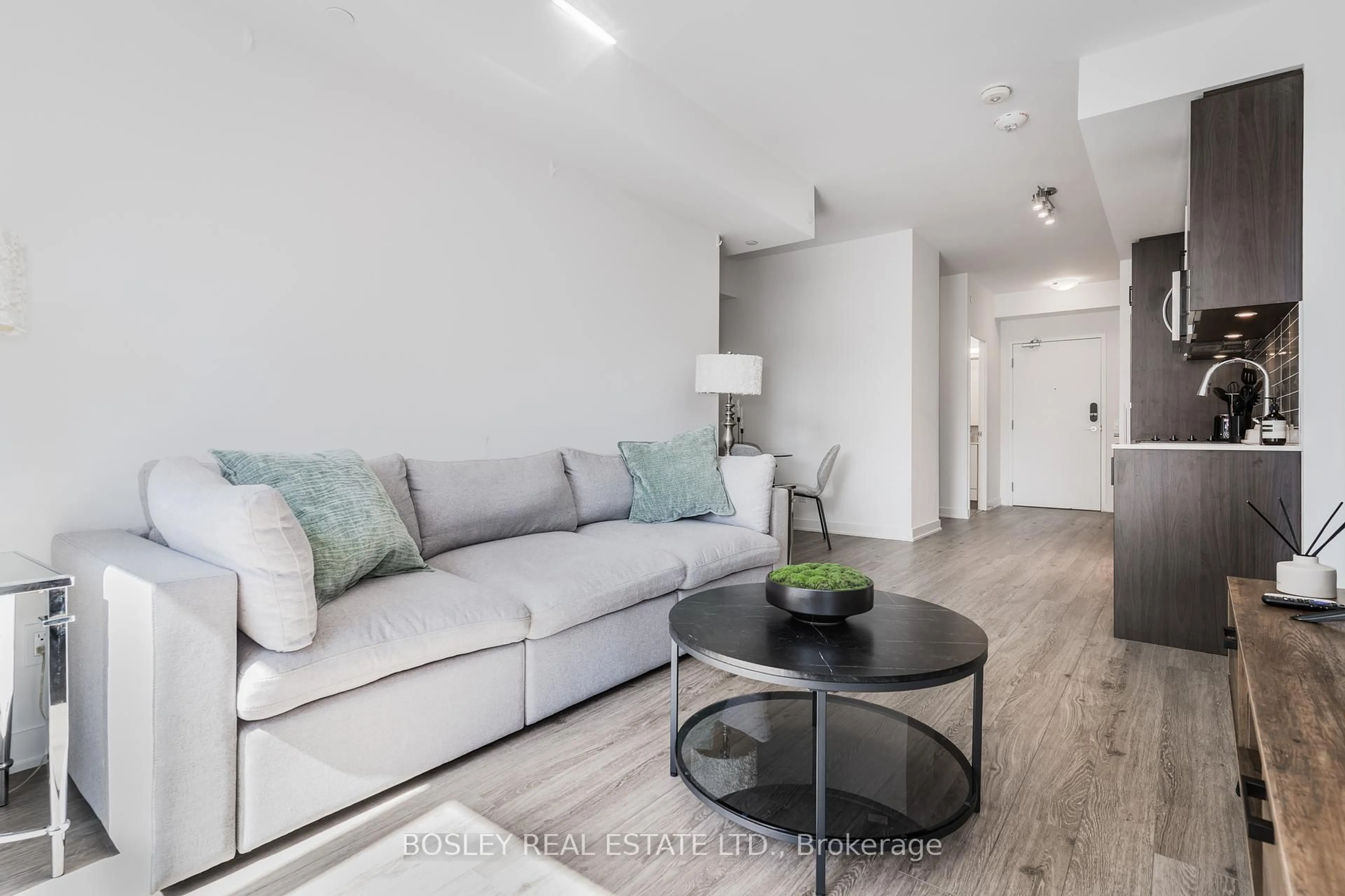 Living room with furniture, unknown for 543 Richmond St #314, Toronto Ontario M5V 1Y6