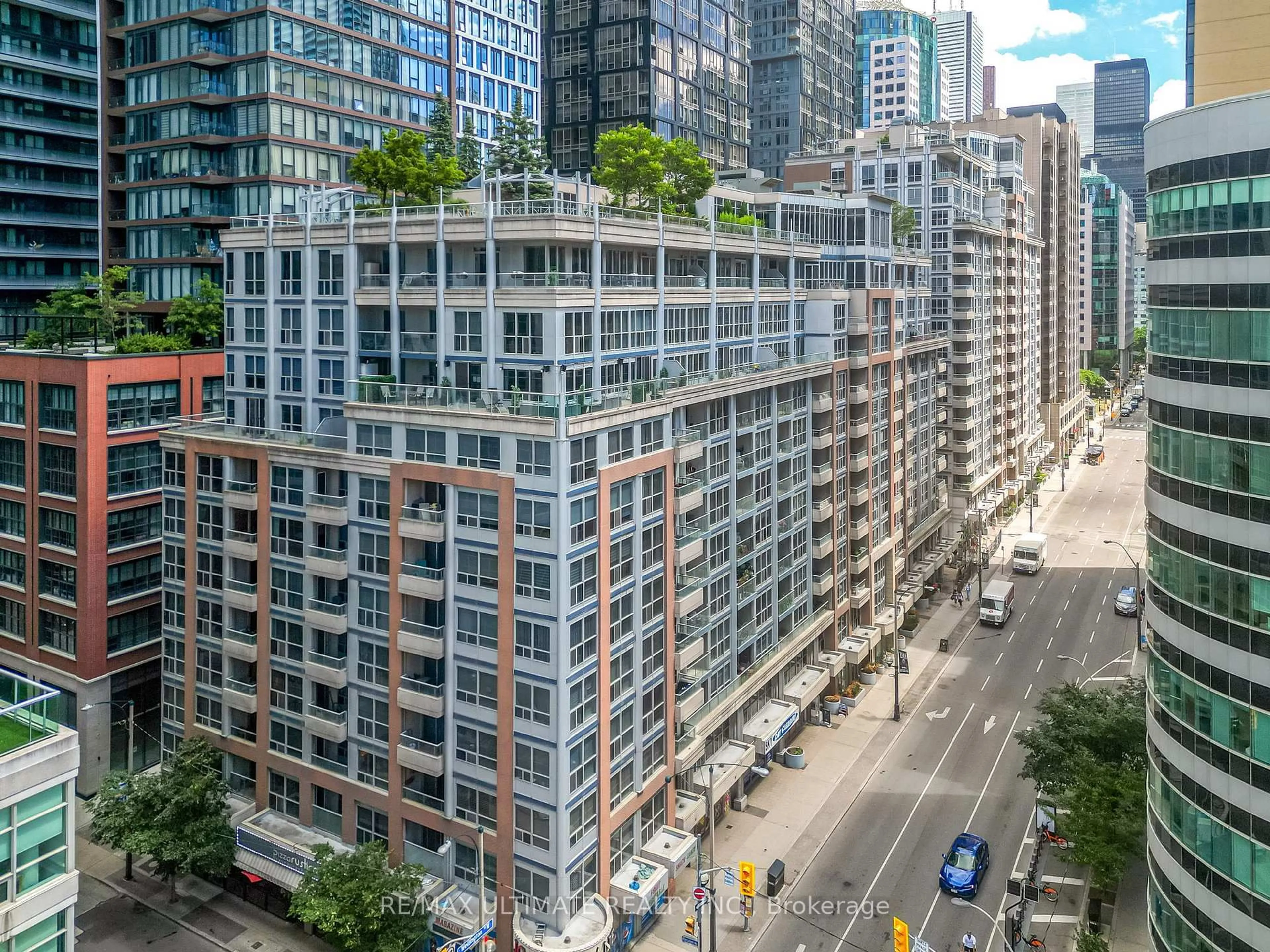 A pic from outside/outdoor area/front of a property/back of a property/a pic from drone, city buildings view from balcony for 270 Wellington St #222, Toronto Ontario M5V 3P5