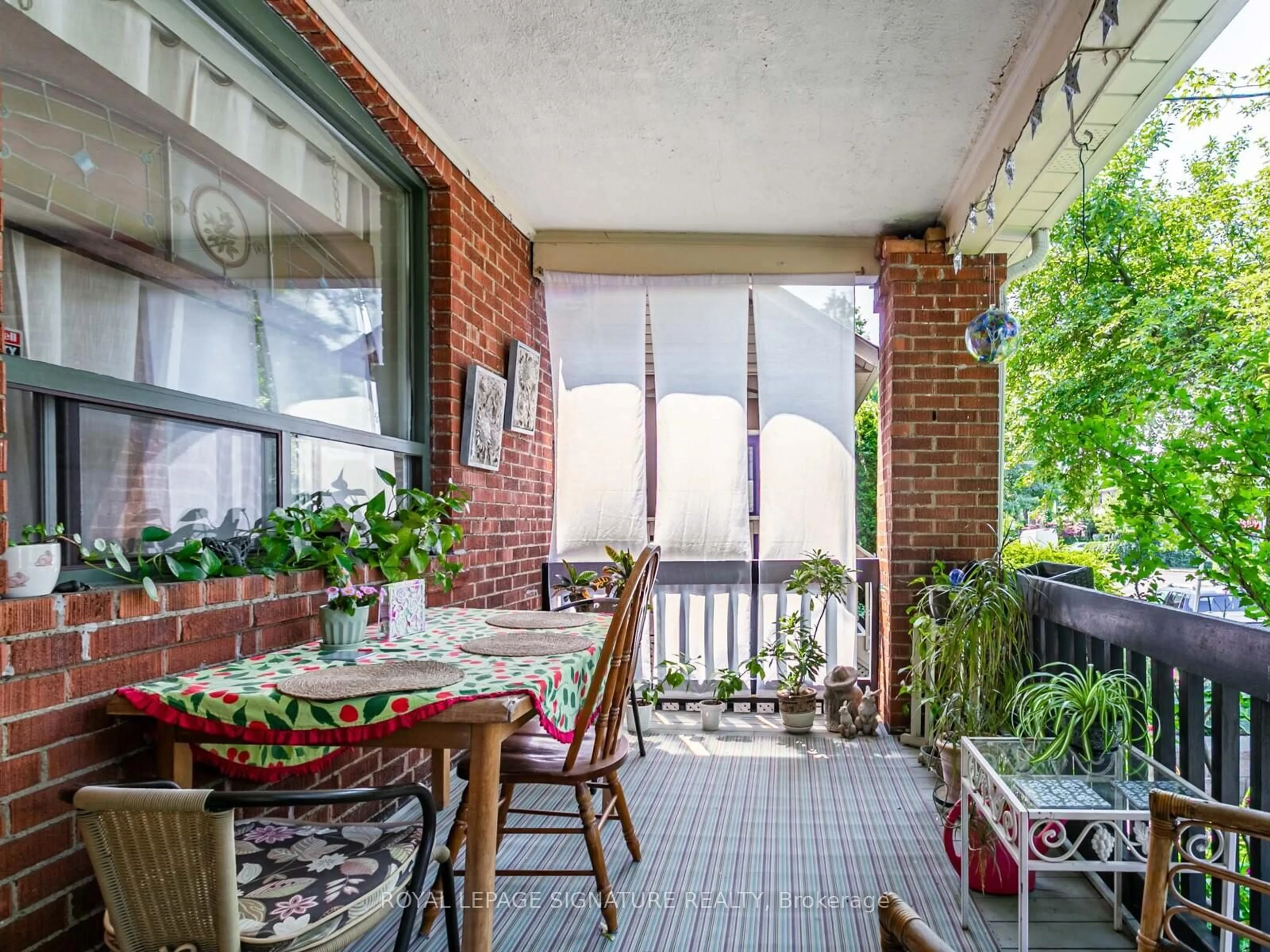 Patio, street for 209 Arlington Ave, Toronto Ontario M6C 2Z4