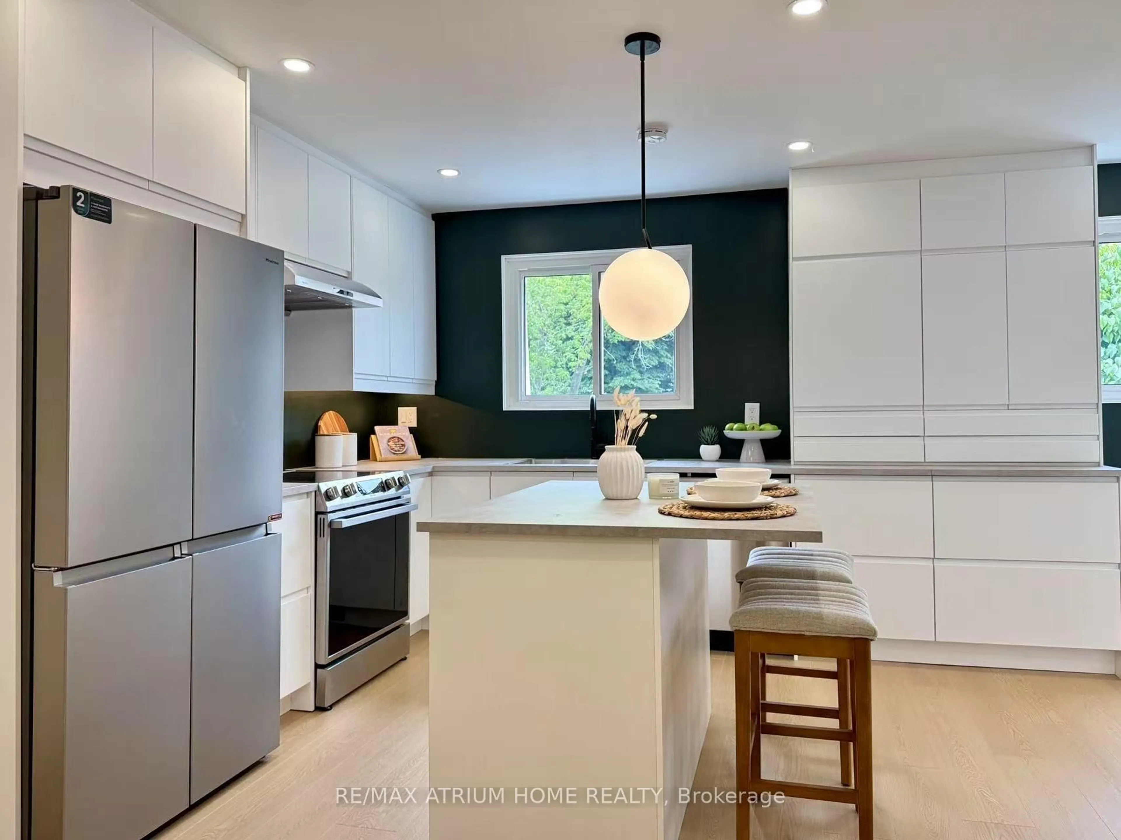 Contemporary kitchen, unknown for 9 Spanish Moss Way, Toronto Ontario M2H 3E6