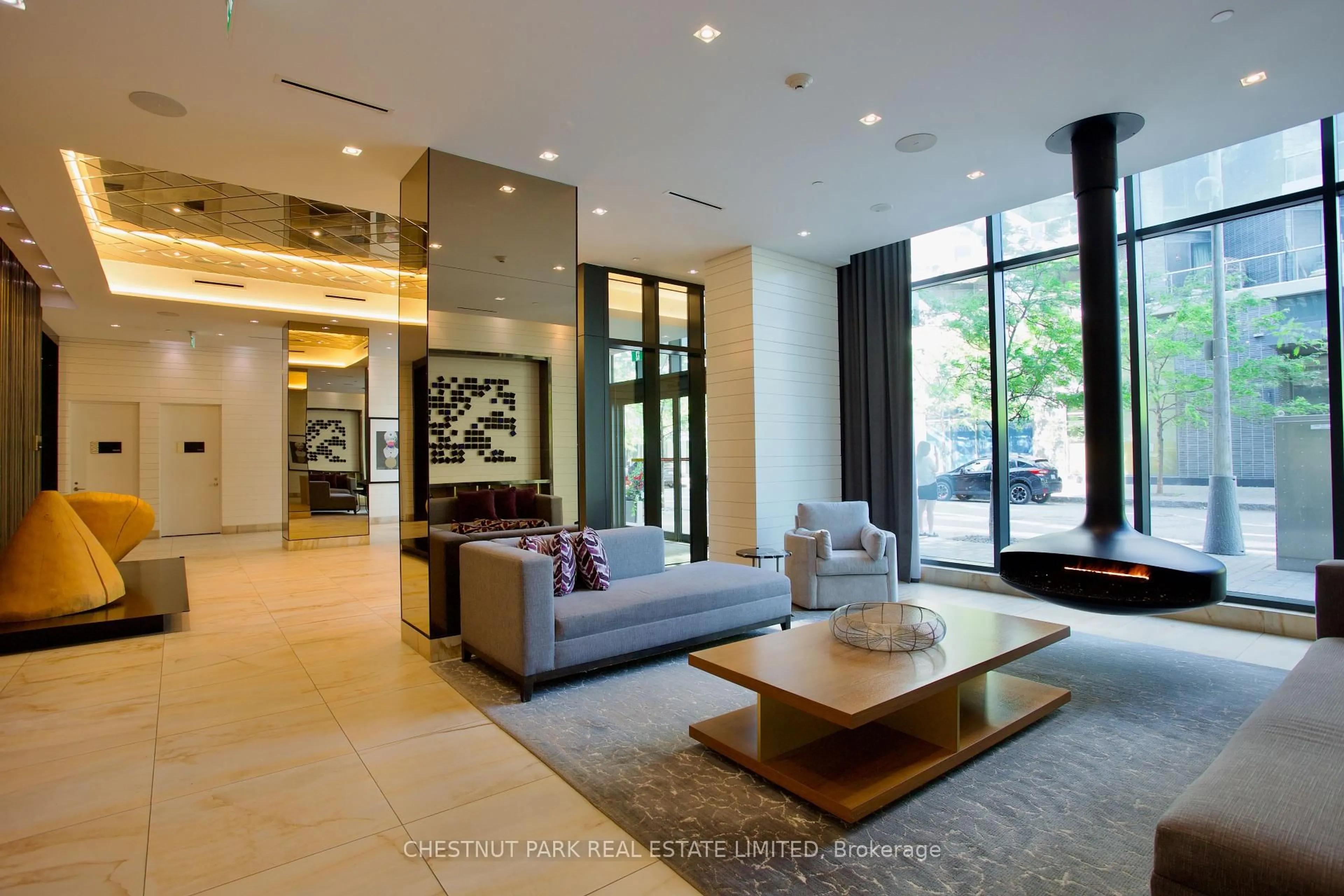 Indoor foyer for 55 Merchants' Wharf #923, Toronto Ontario M5A 0P2