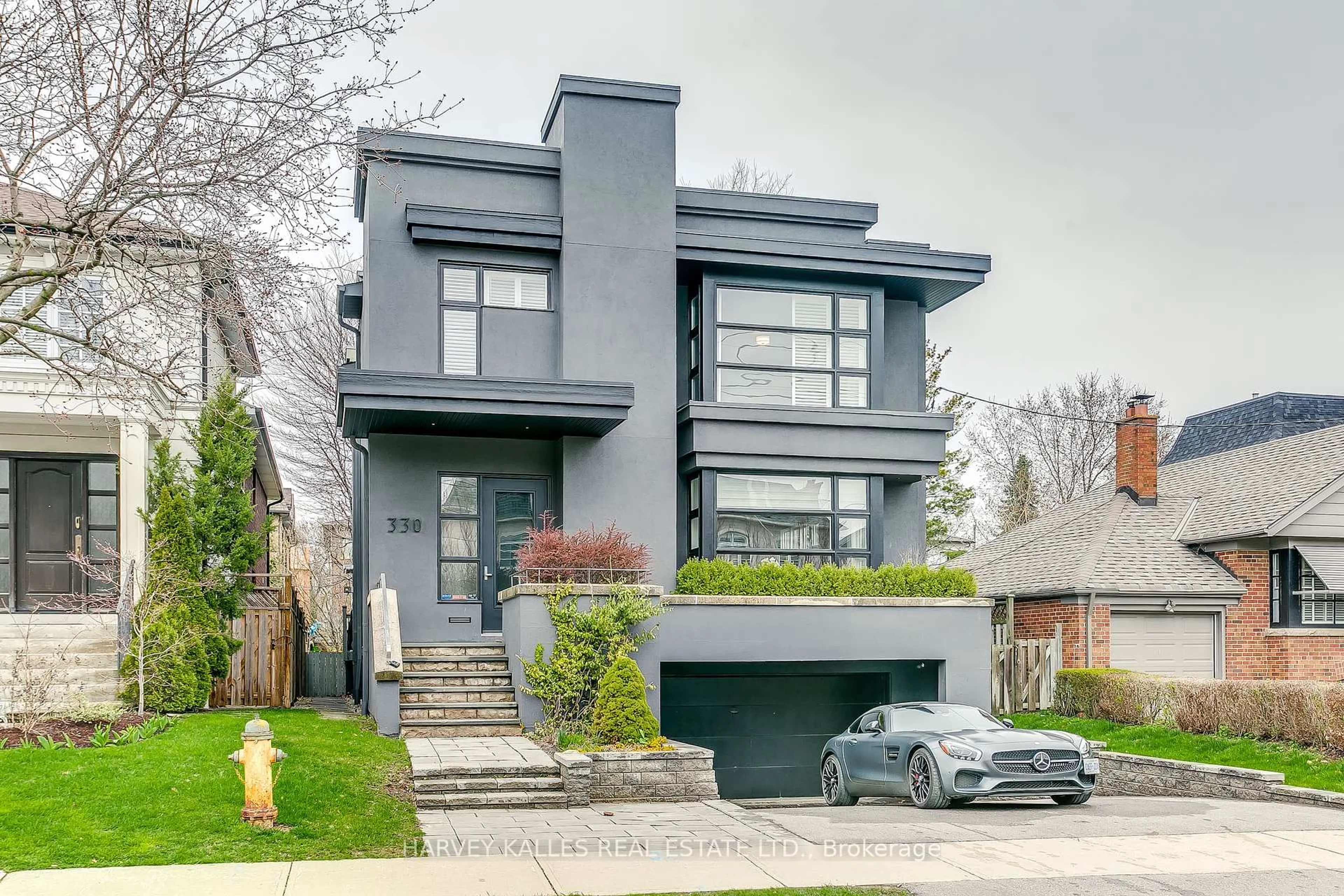 Home with brick exterior material, street for 330 Brooke Ave, Toronto Ontario M5M 2L3