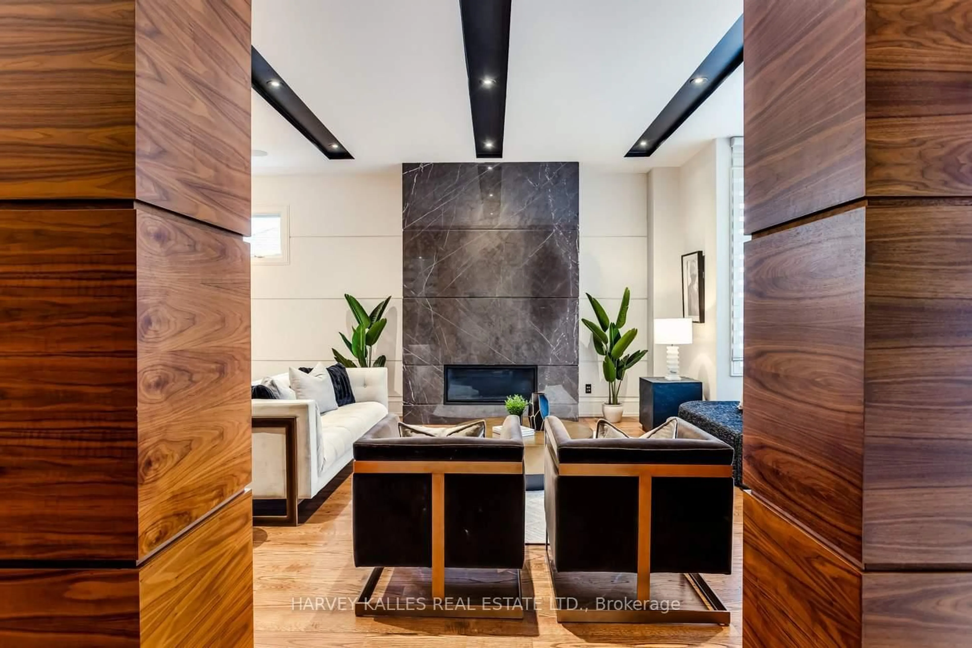 Unknown for 330 Brooke Ave, Toronto Ontario M5M 2L3