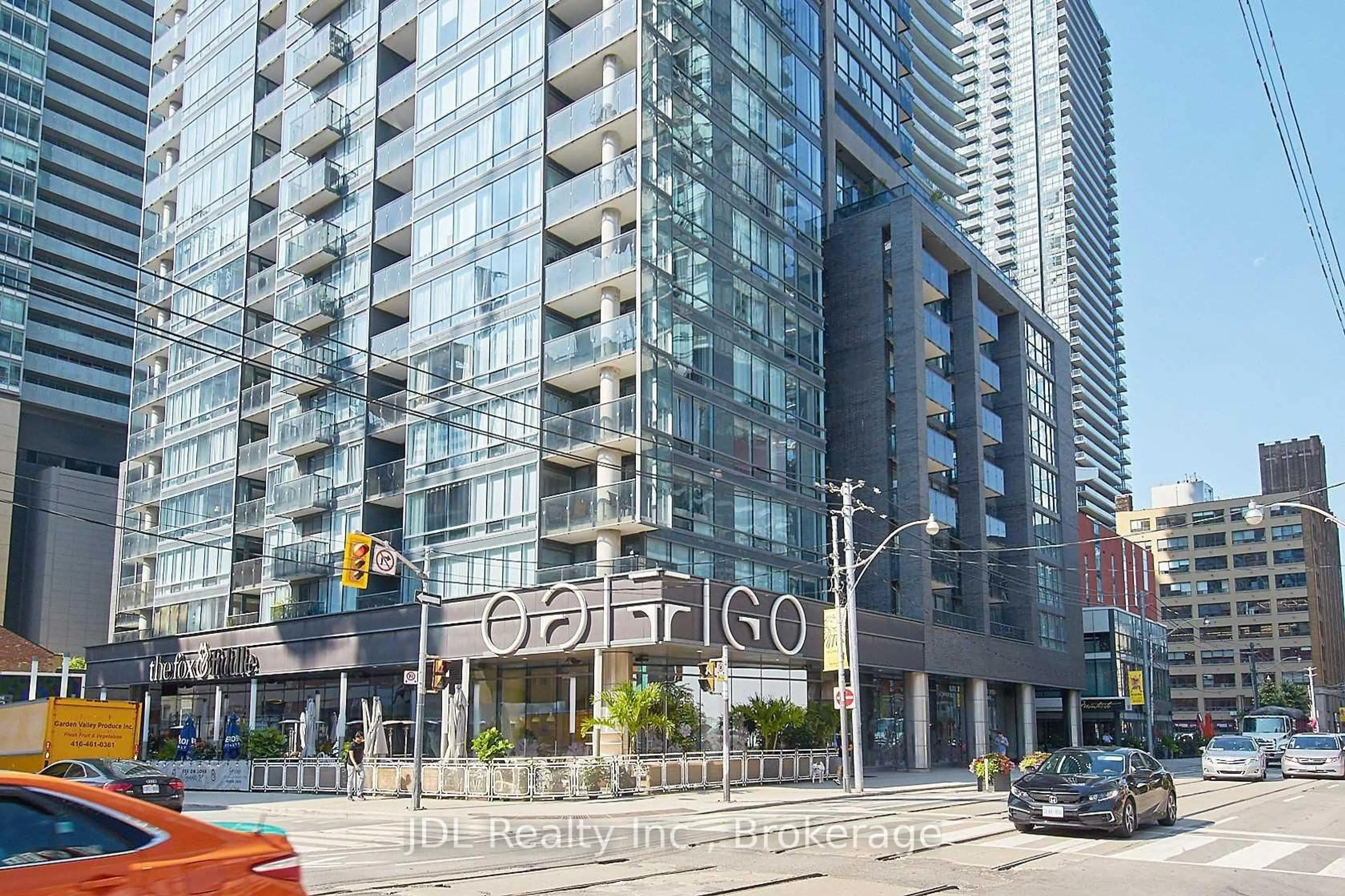 Indoor foyer for 295 Adelaide St #2708, Toronto Ontario M5V 0L4