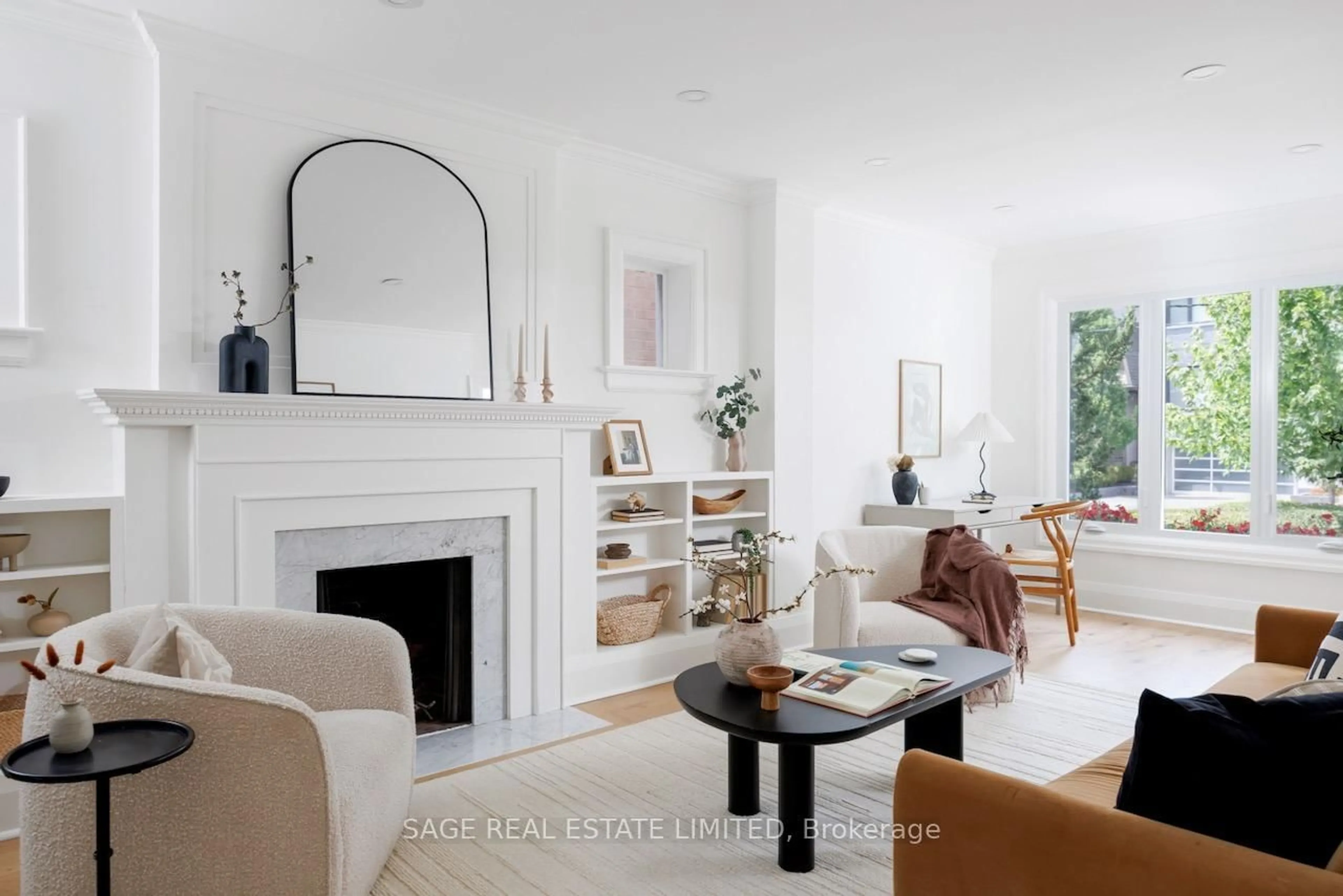 Living room with furniture, unknown for 195 Albertus Ave, Toronto Ontario M4R 1J6