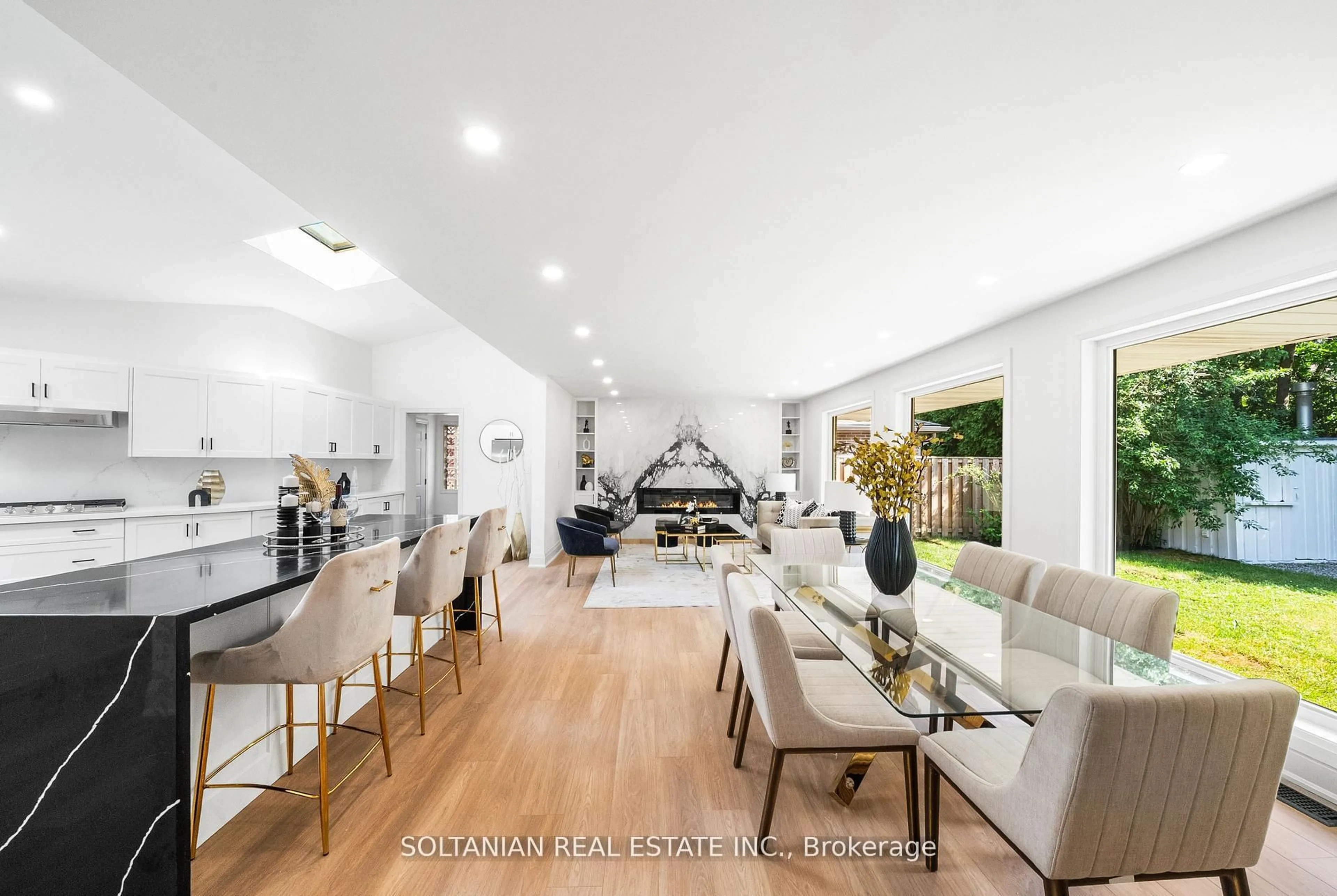 Open concept kitchen, unknown for 21 Tally Lane, Toronto Ontario M2K 1V3