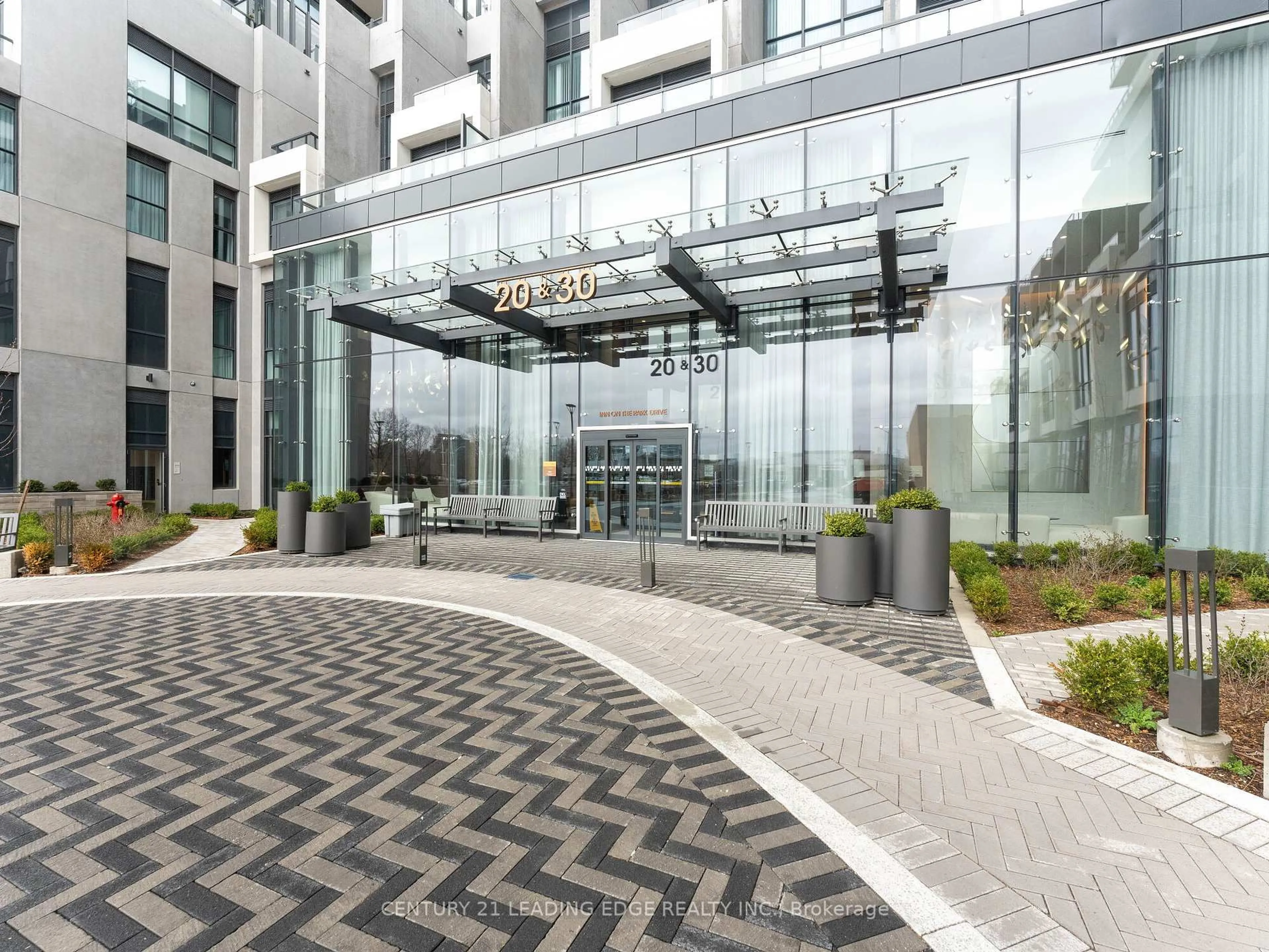 Indoor foyer for 20 Inn On The Park Dr #1439, Toronto Ontario M3C 0P8