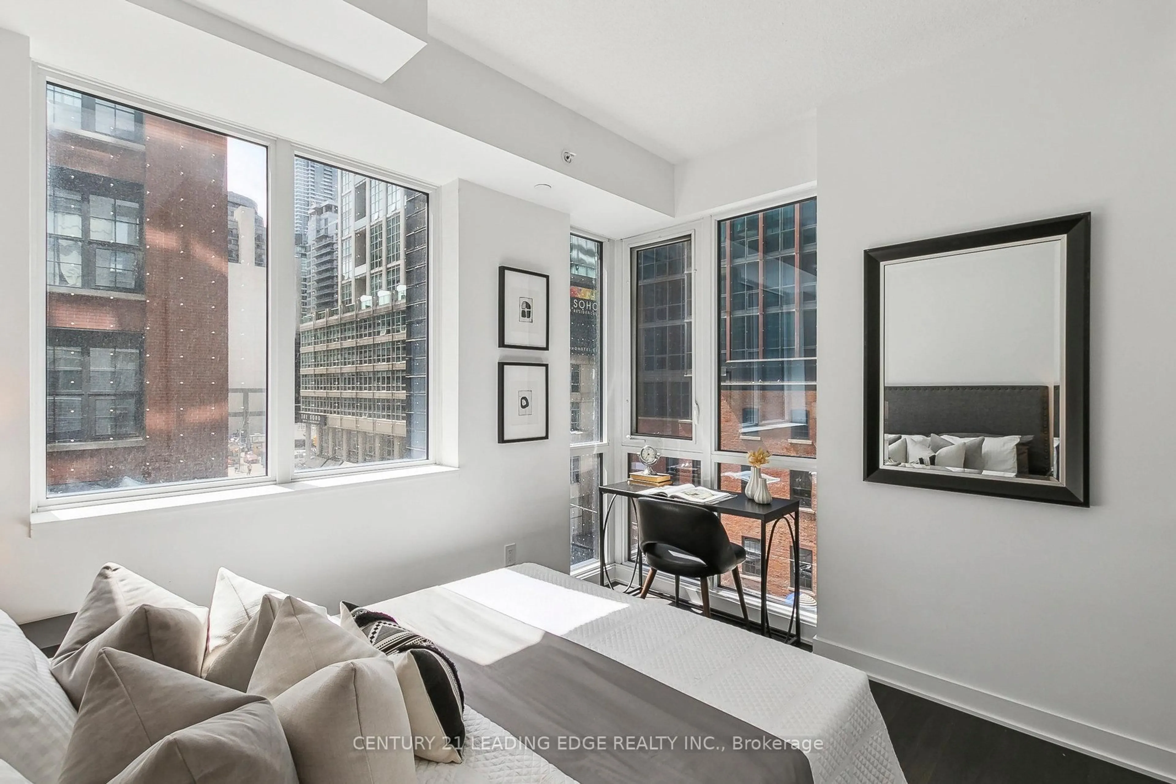 Living room with furniture, unknown for 115 Blue Jays Way #519, Toronto Ontario M5V 0N4