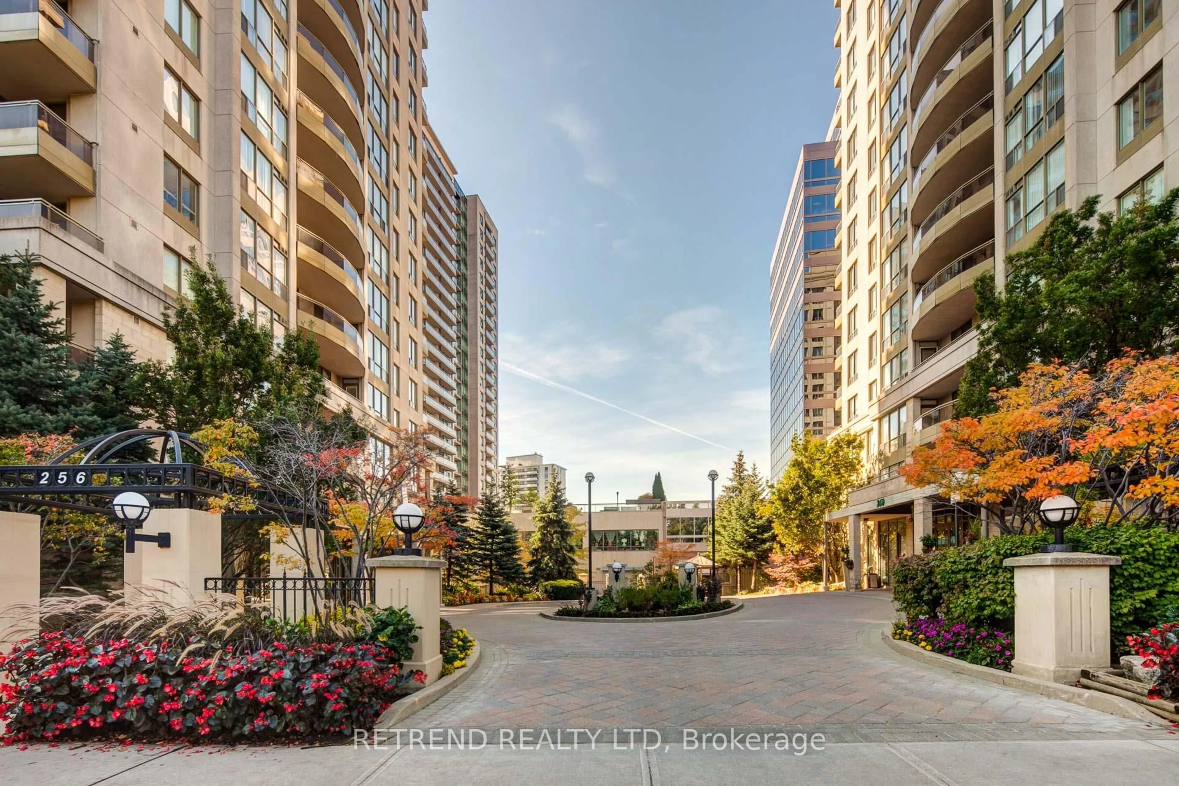 Patio, street for 256 Doris Ave #305, Toronto Ontario M2N 6X8