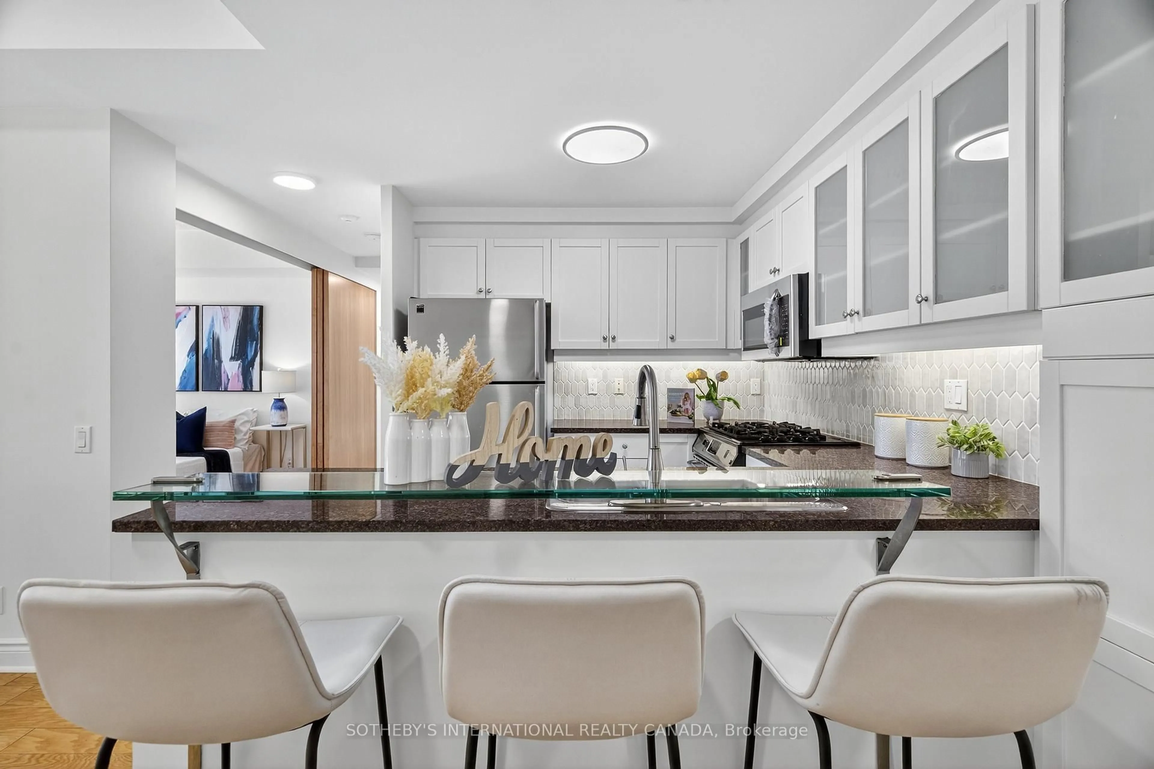 Contemporary kitchen, ceramic/tile floor for 500 Queens Quay W #405W, Toronto Ontario M5V 3K8