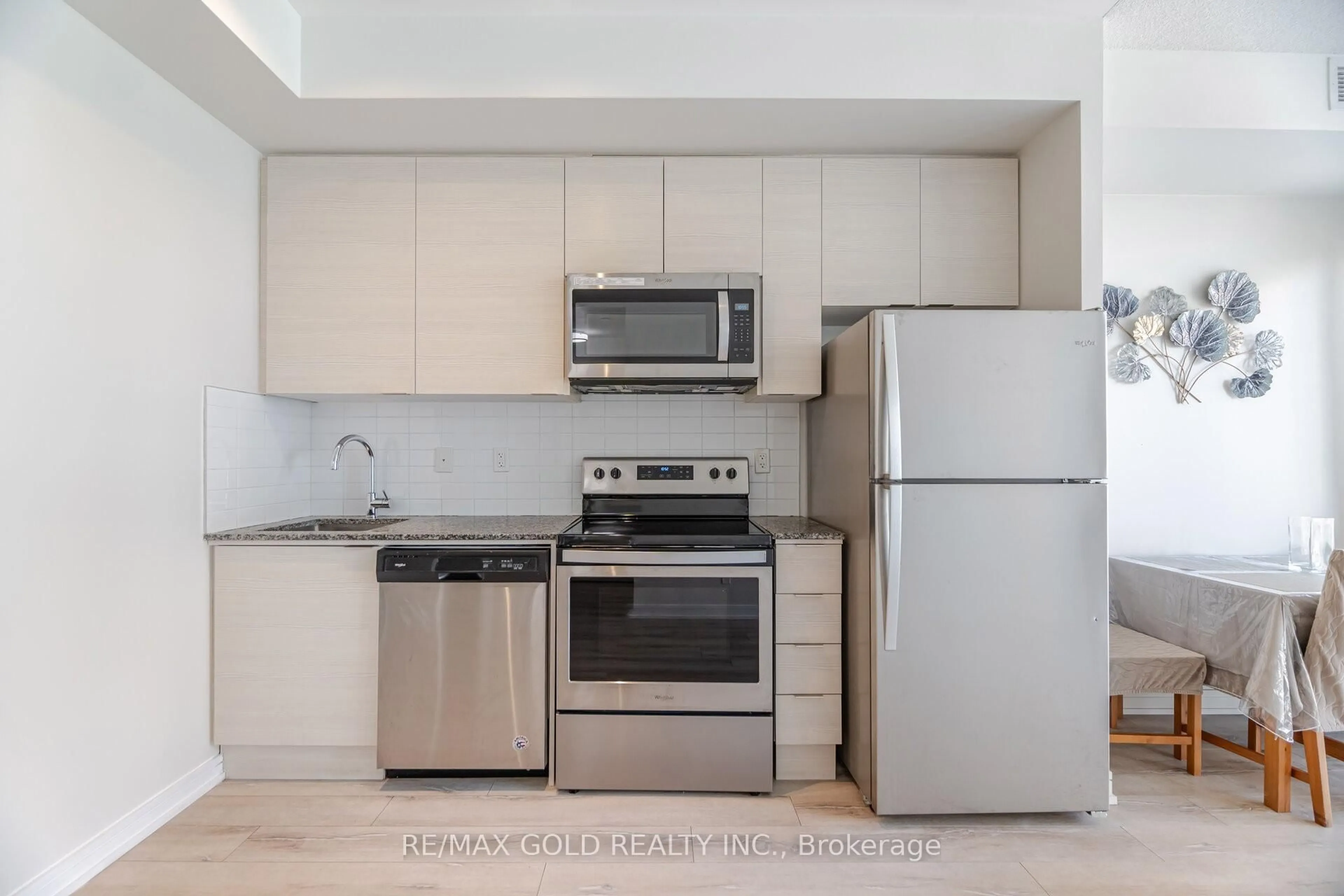 Standard kitchen, unknown for 621 Sheppard Ave #619, Toronto Ontario M2K 1B5