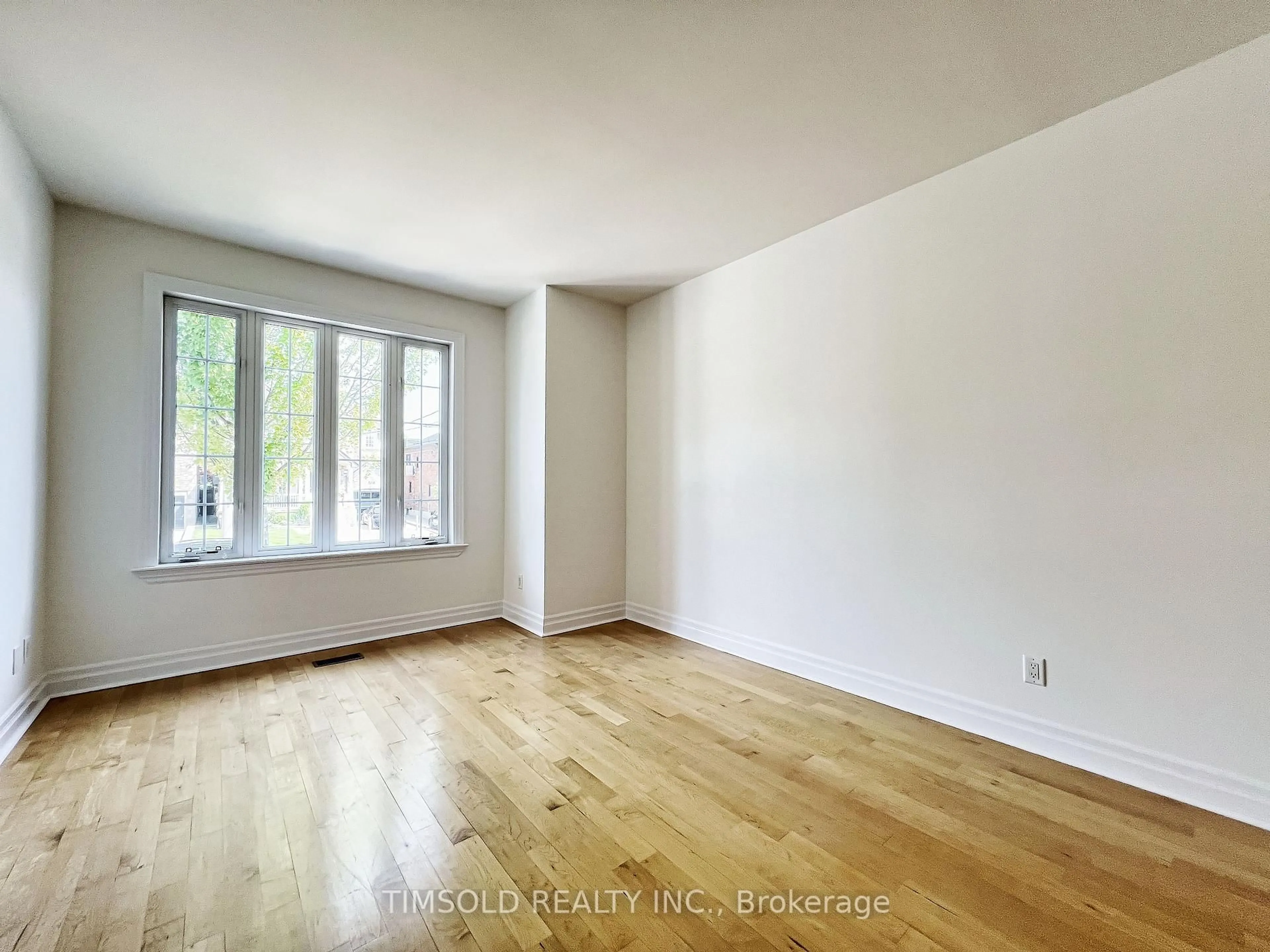 A pic of a room for 507 Broadway Ave, Toronto Ontario M4G 2R7