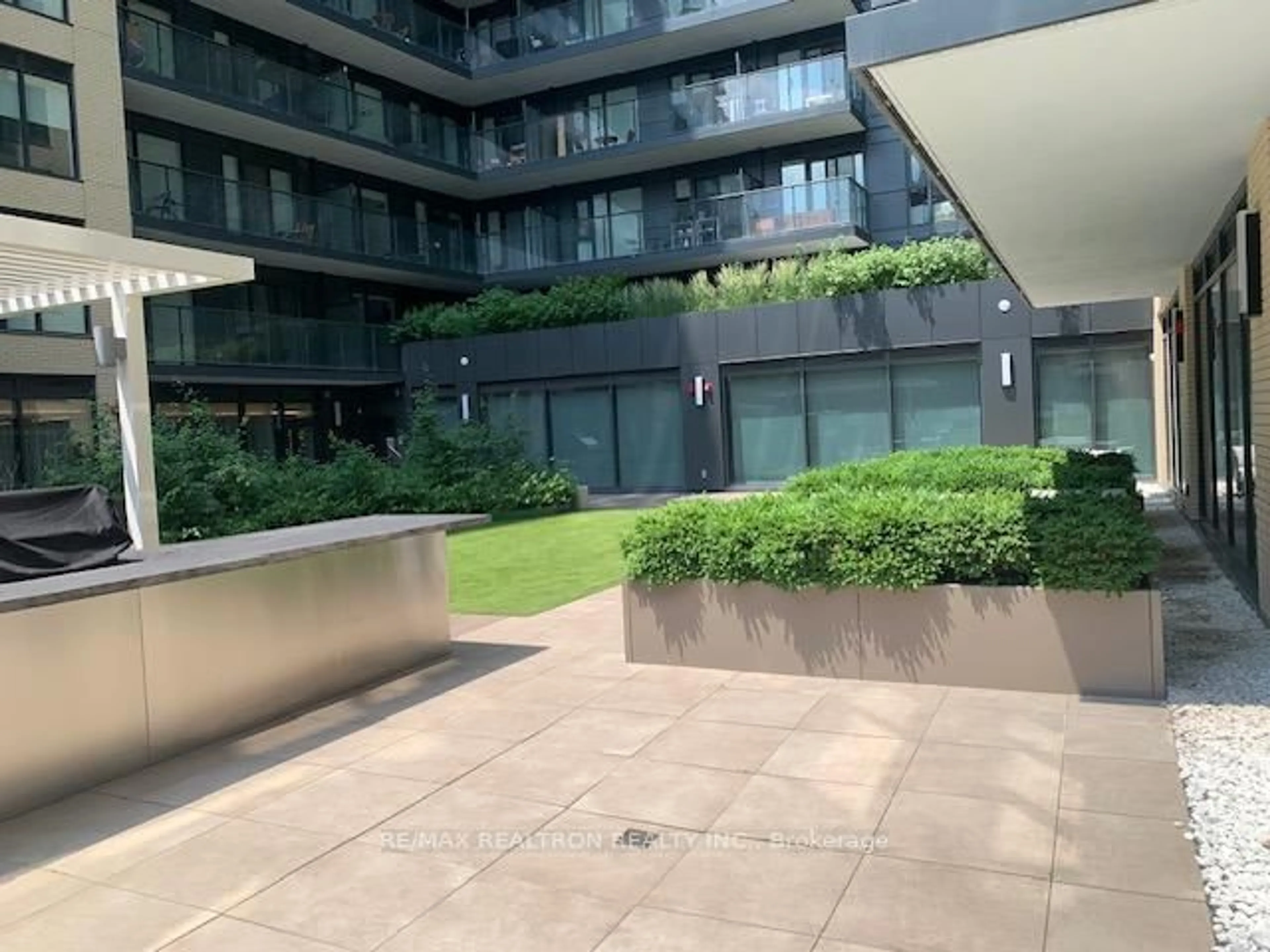 Unknown for 543 Richmond St #402, Toronto Ontario M5V 1Y6