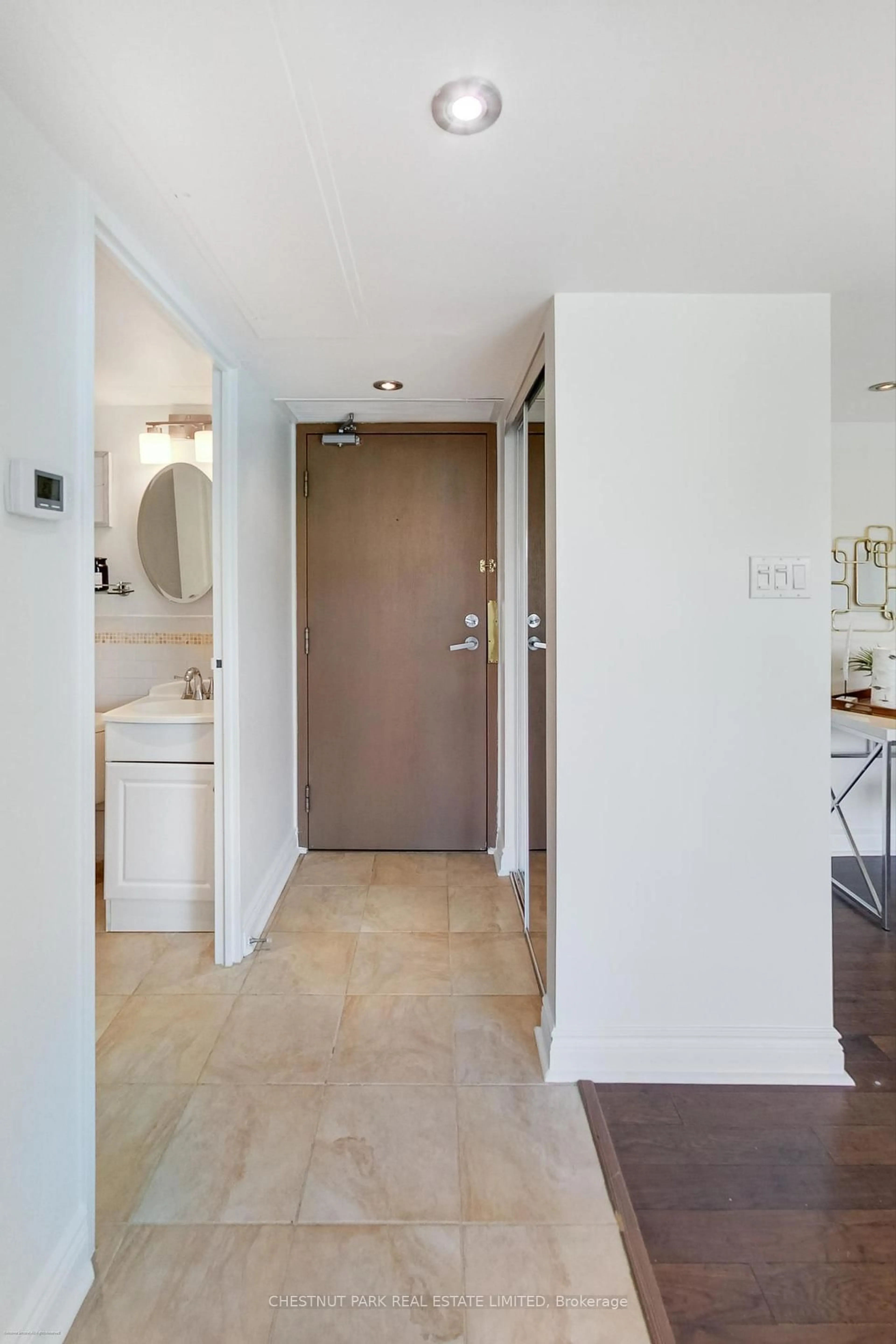 Indoor entryway for 97 Lawton Blvd #201, Toronto Ontario M4V 1Z6