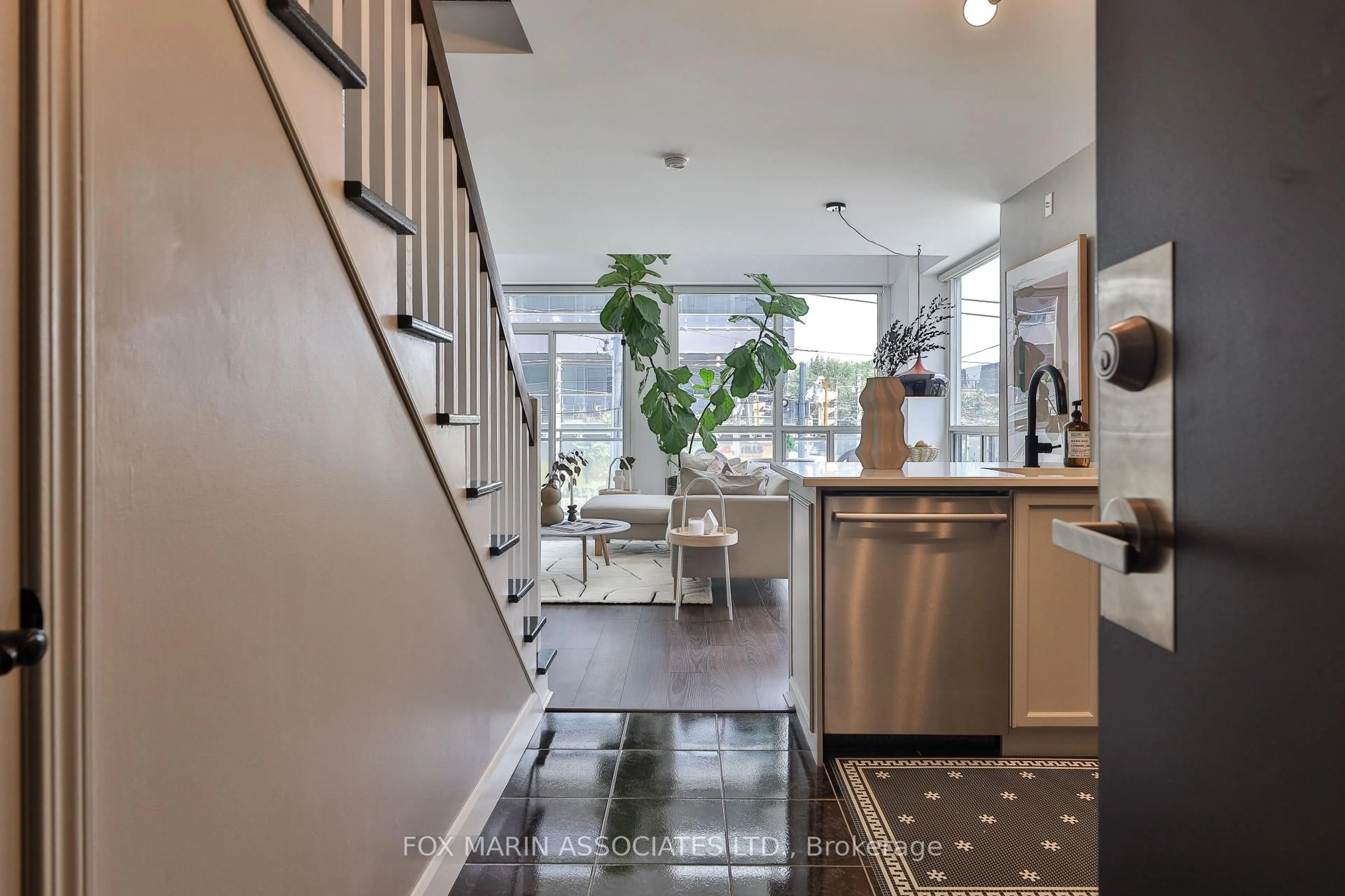 Unknown for 1029 King St #230, Toronto Ontario M6K 3M9