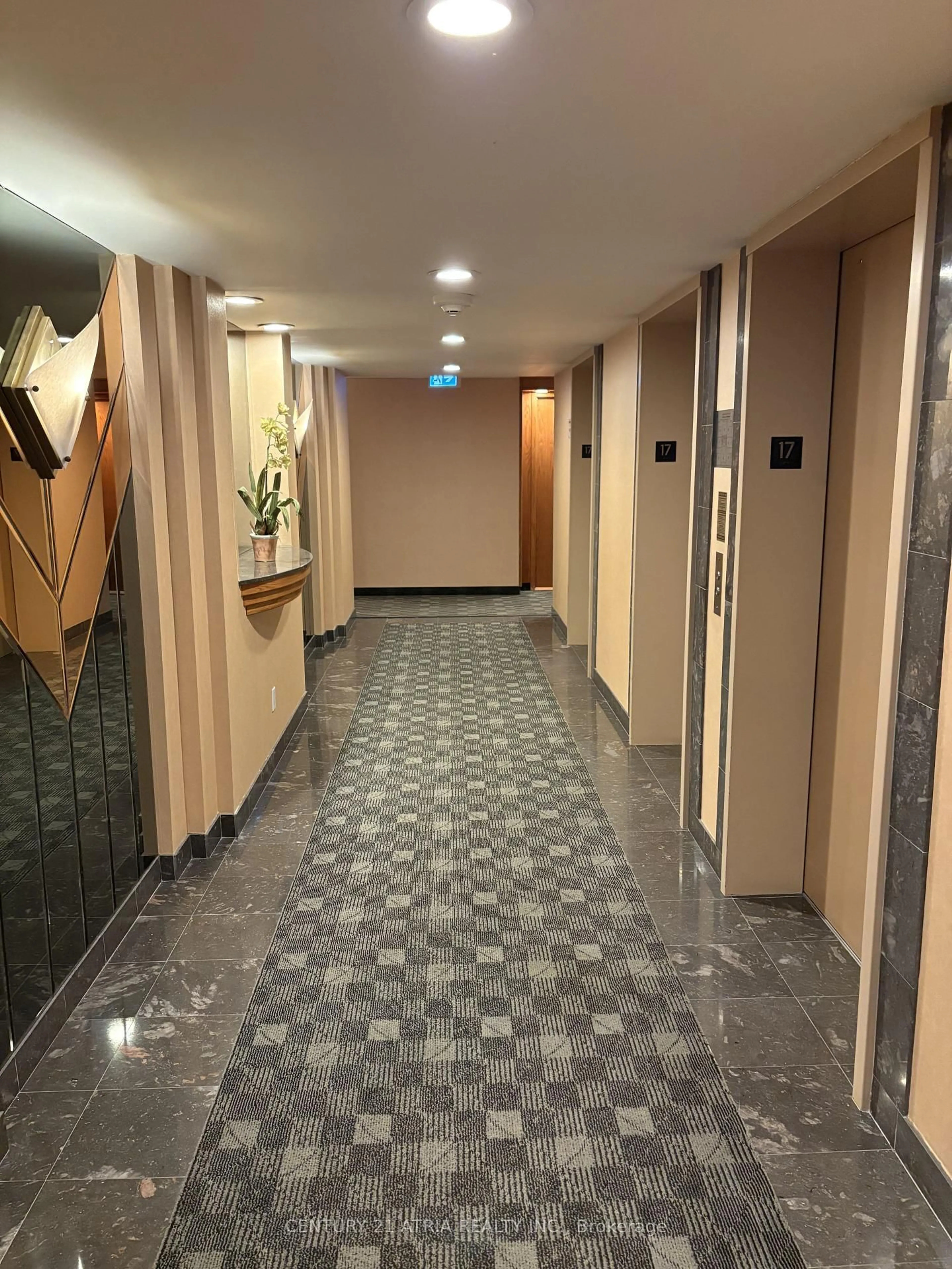 Indoor foyer for 18 Hollywood Ave #1707, Toronto Ontario M2N 6P5