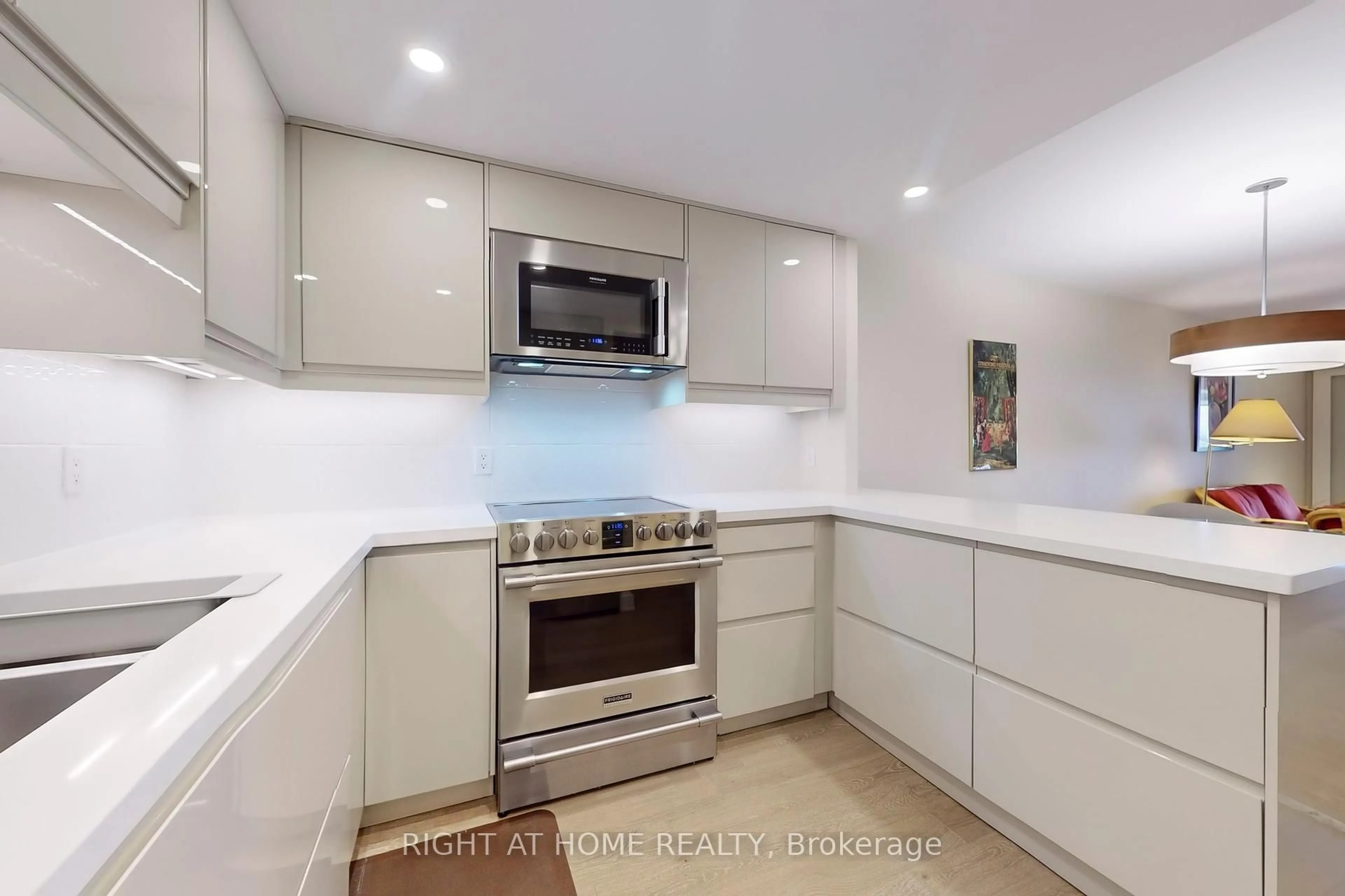 Standard kitchen, ceramic/tile floor for 25 The Esplanade #2316, Toronto Ontario M5E 1W5