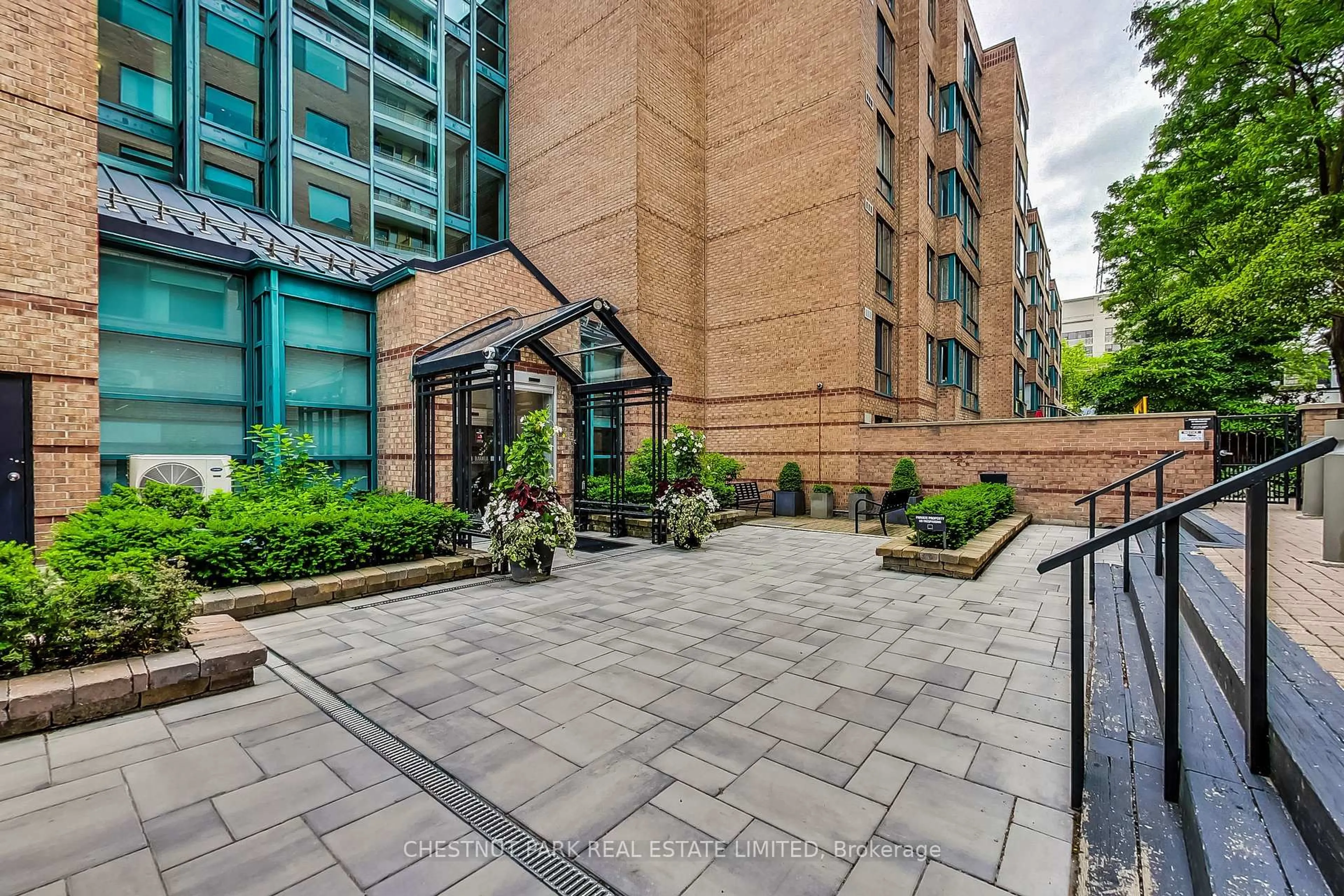 Unknown for 225 Davenport Rd #103, Toronto Ontario M5R 3R2