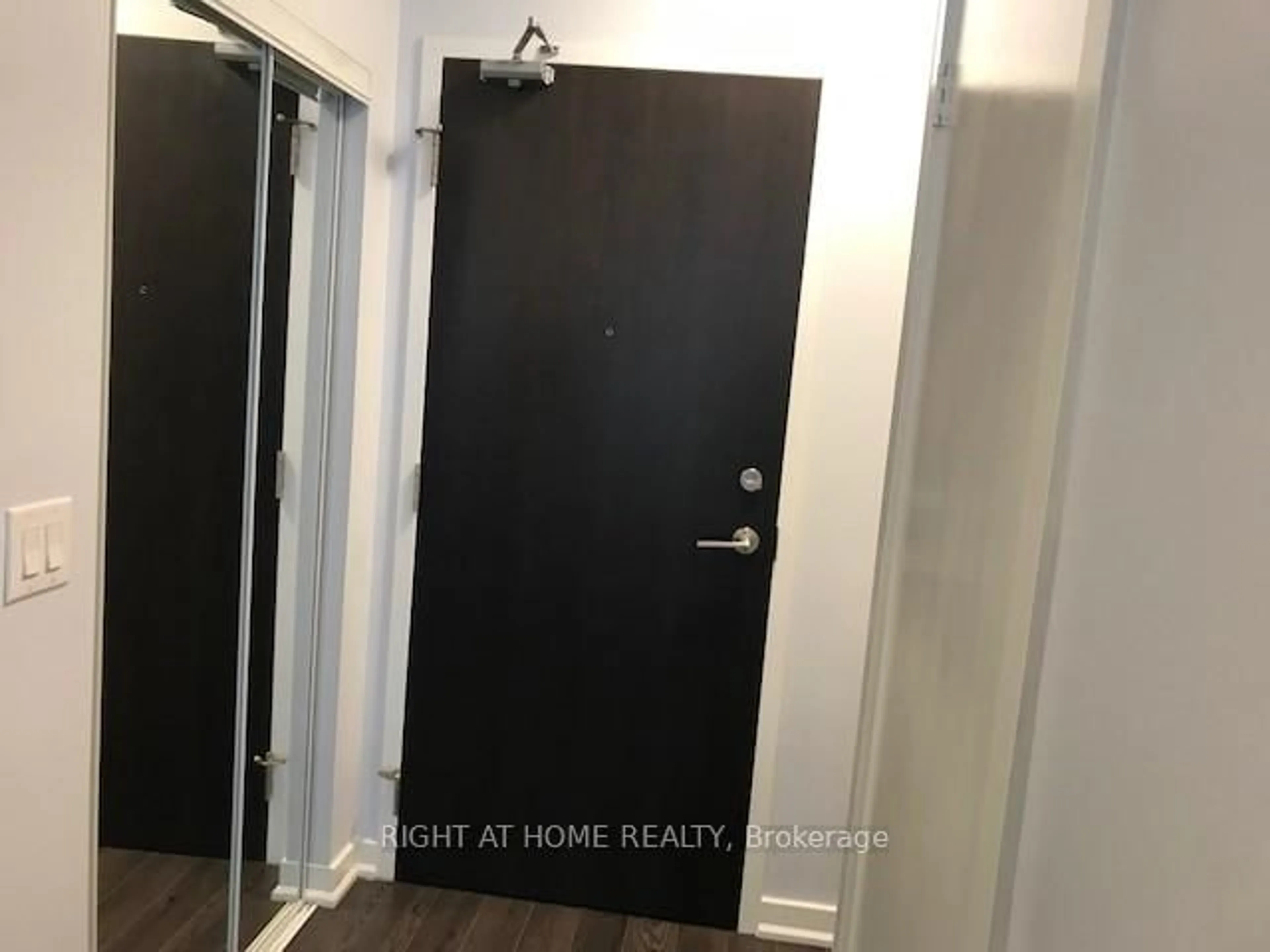 Indoor entryway for 38 Dan Leckie Way #202, Toronto Ontario M5V 2V6