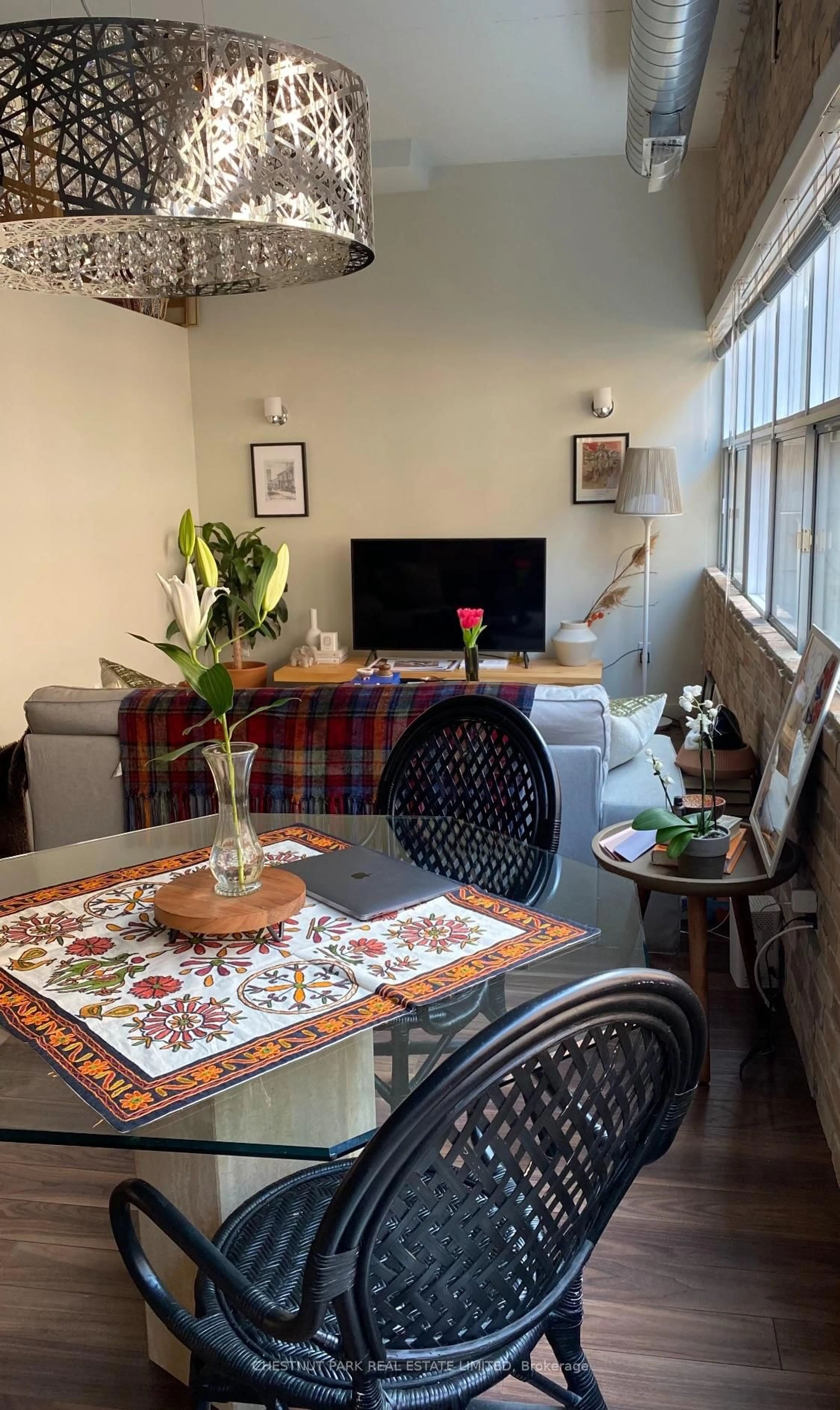 A pic of a room for 194 Merton St #204, Toronto Ontario M4S 3B5