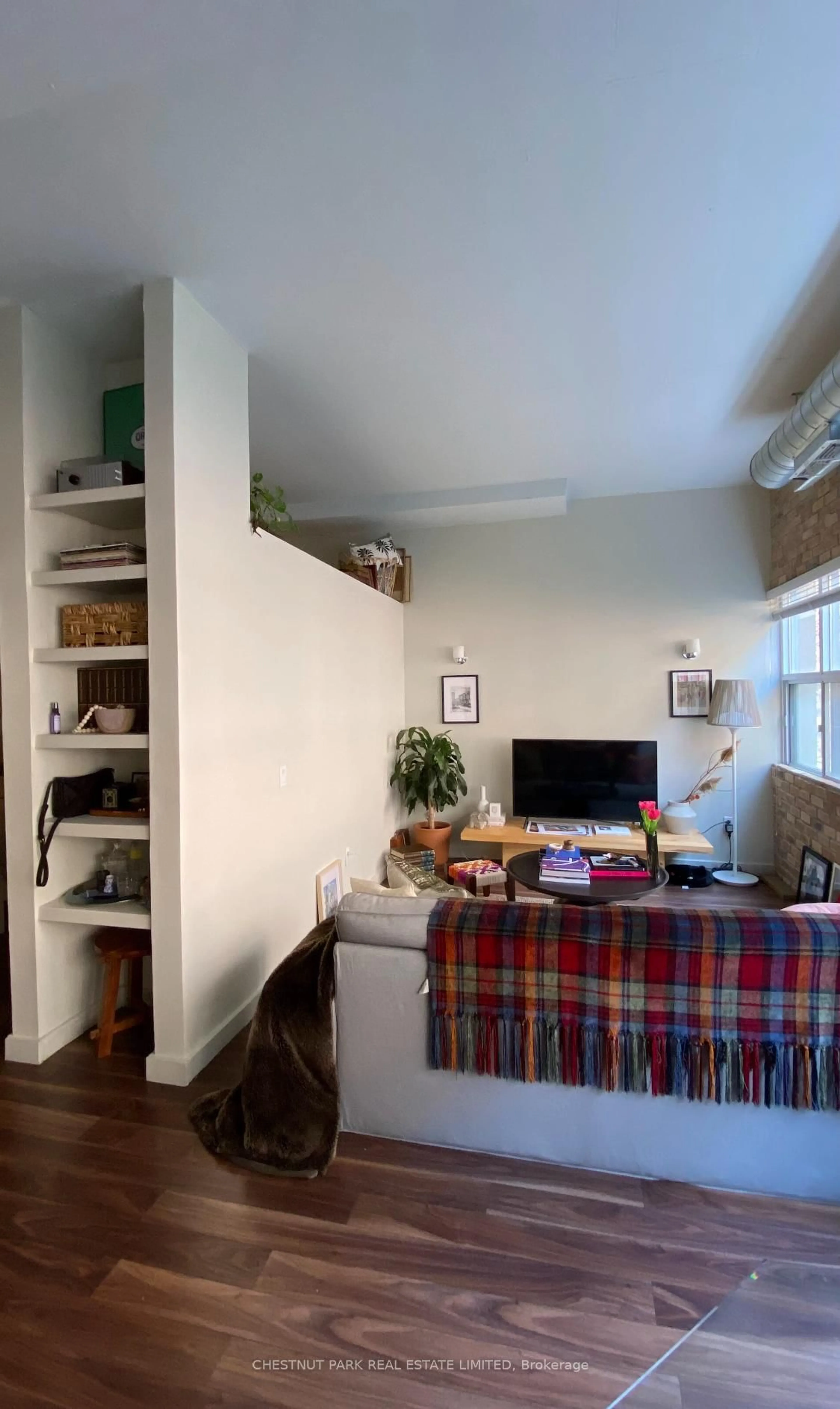 A pic of a room for 194 Merton St #204, Toronto Ontario M4S 3B5
