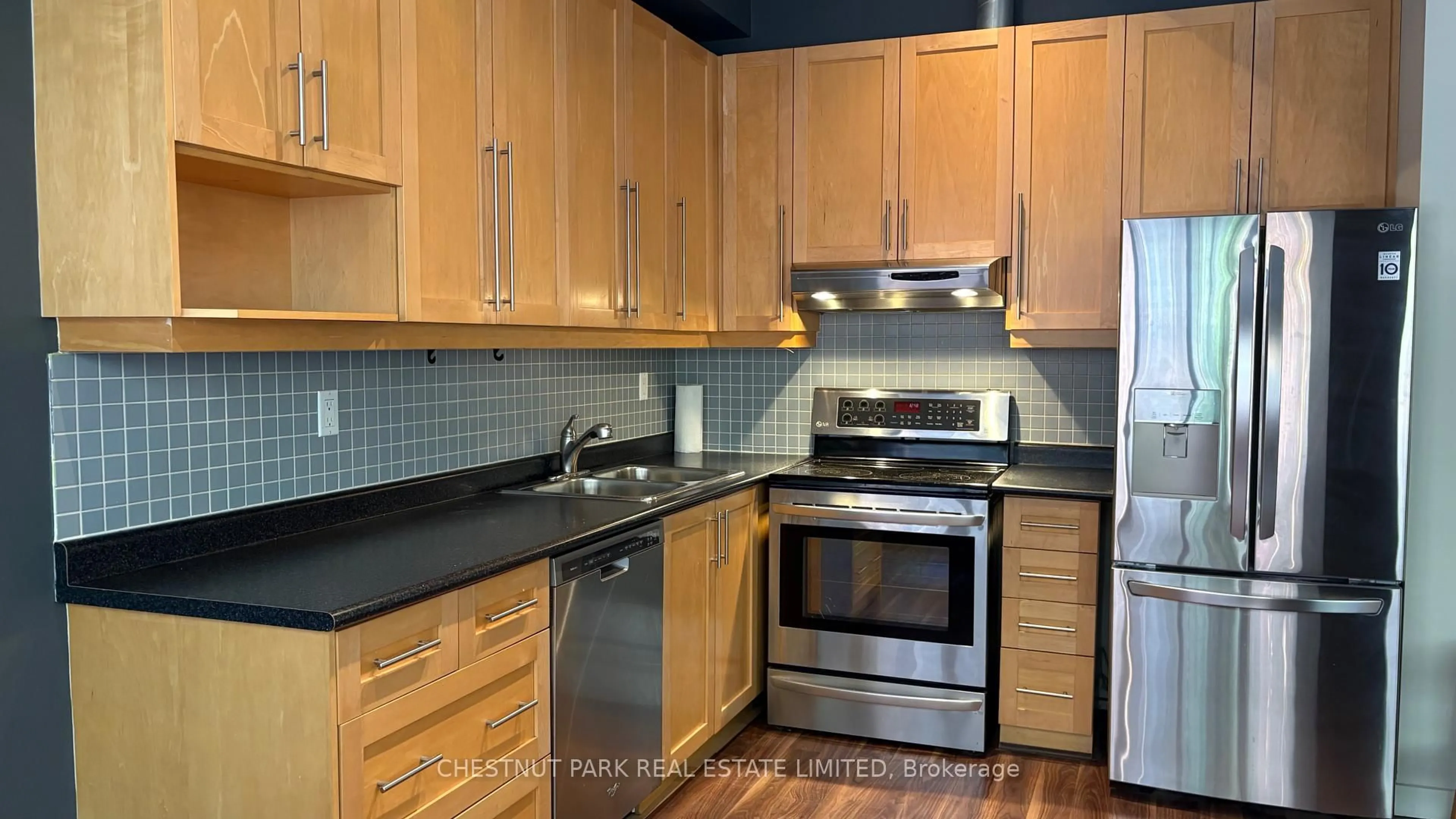Standard kitchen, unknown for 194 Merton St #204, Toronto Ontario M4S 3B5