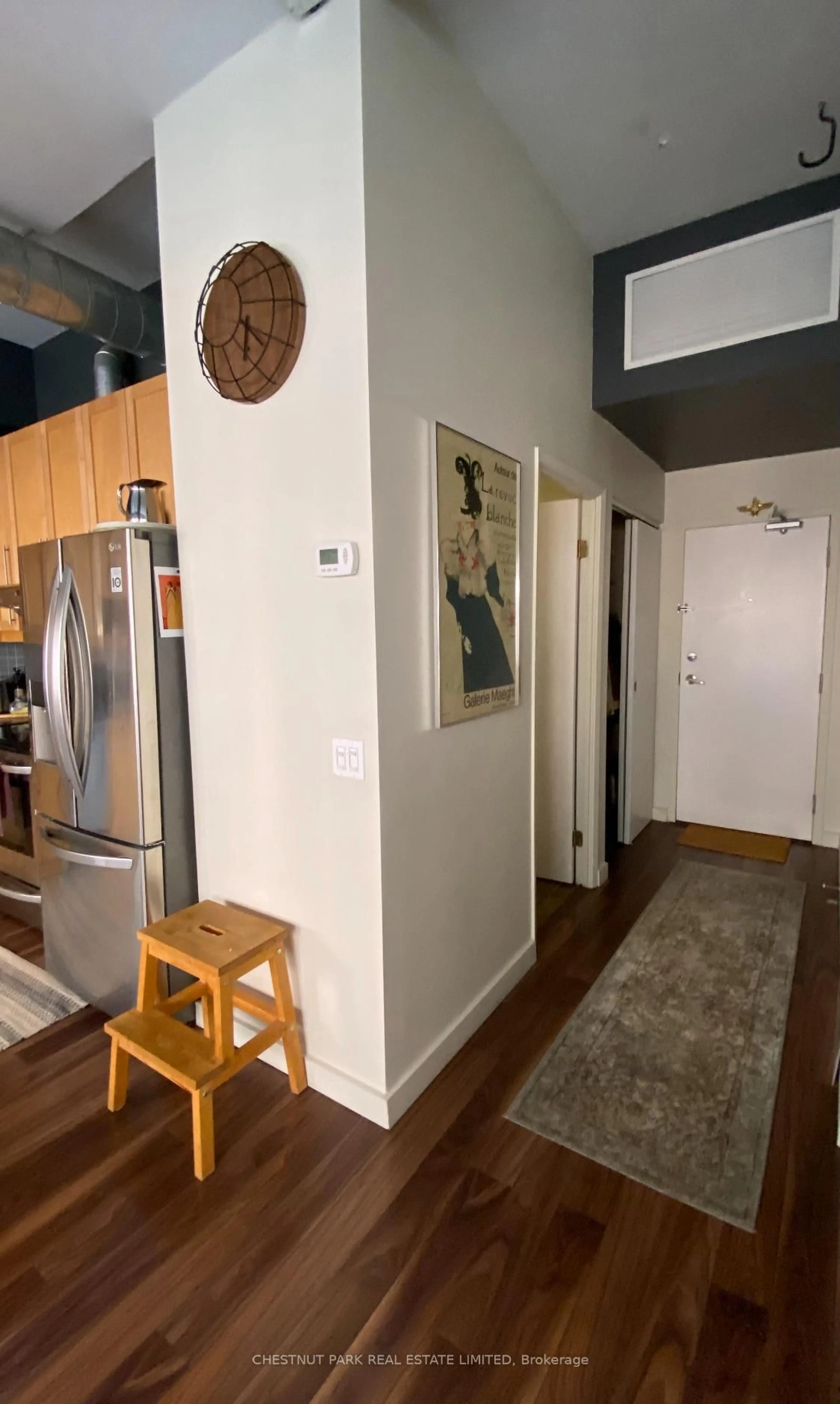 Indoor entryway for 194 Merton St #204, Toronto Ontario M4S 3B5
