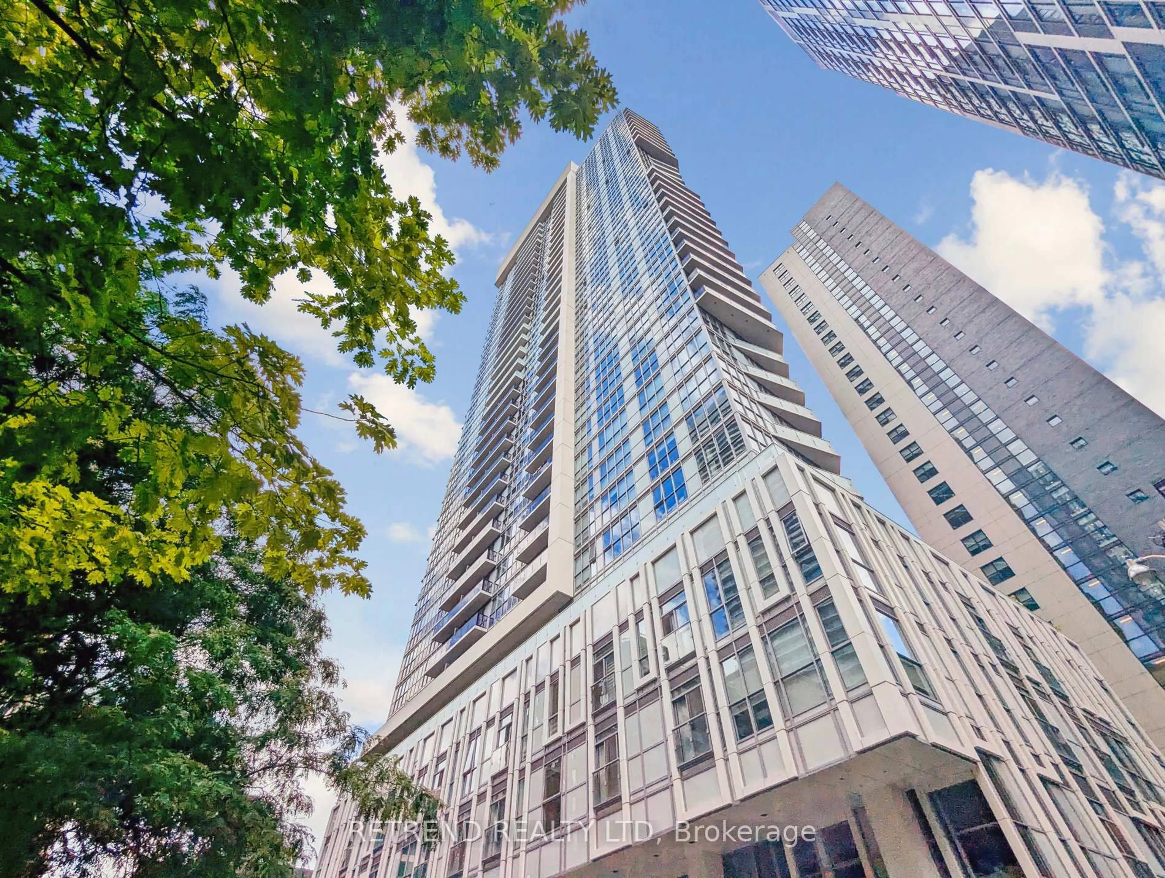 A pic from outside/outdoor area/front of a property/back of a property/a pic from drone, building for 77 Mutual St #908, Toronto Ontario M5B 2A9