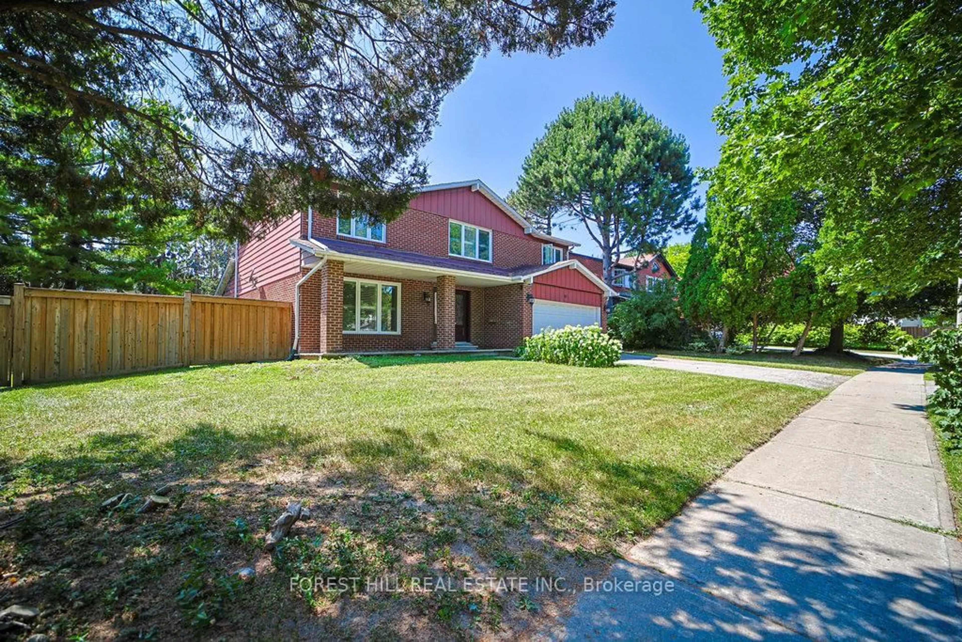 A pic from outside/outdoor area/front of a property/back of a property/a pic from drone, street for 162 Banbury Rd, Toronto Ontario M3B 2L8