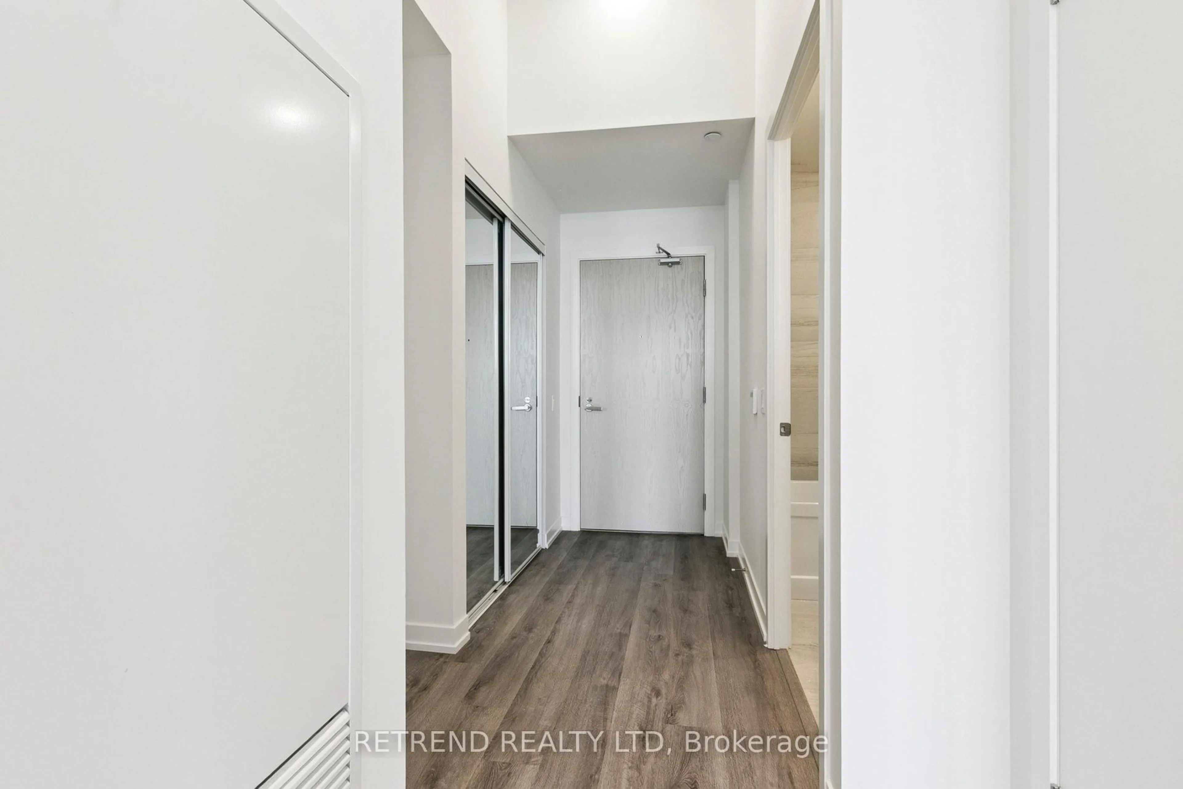 Indoor entryway for 138 Downes St #4816, Toronto Ontario M5E 0E4