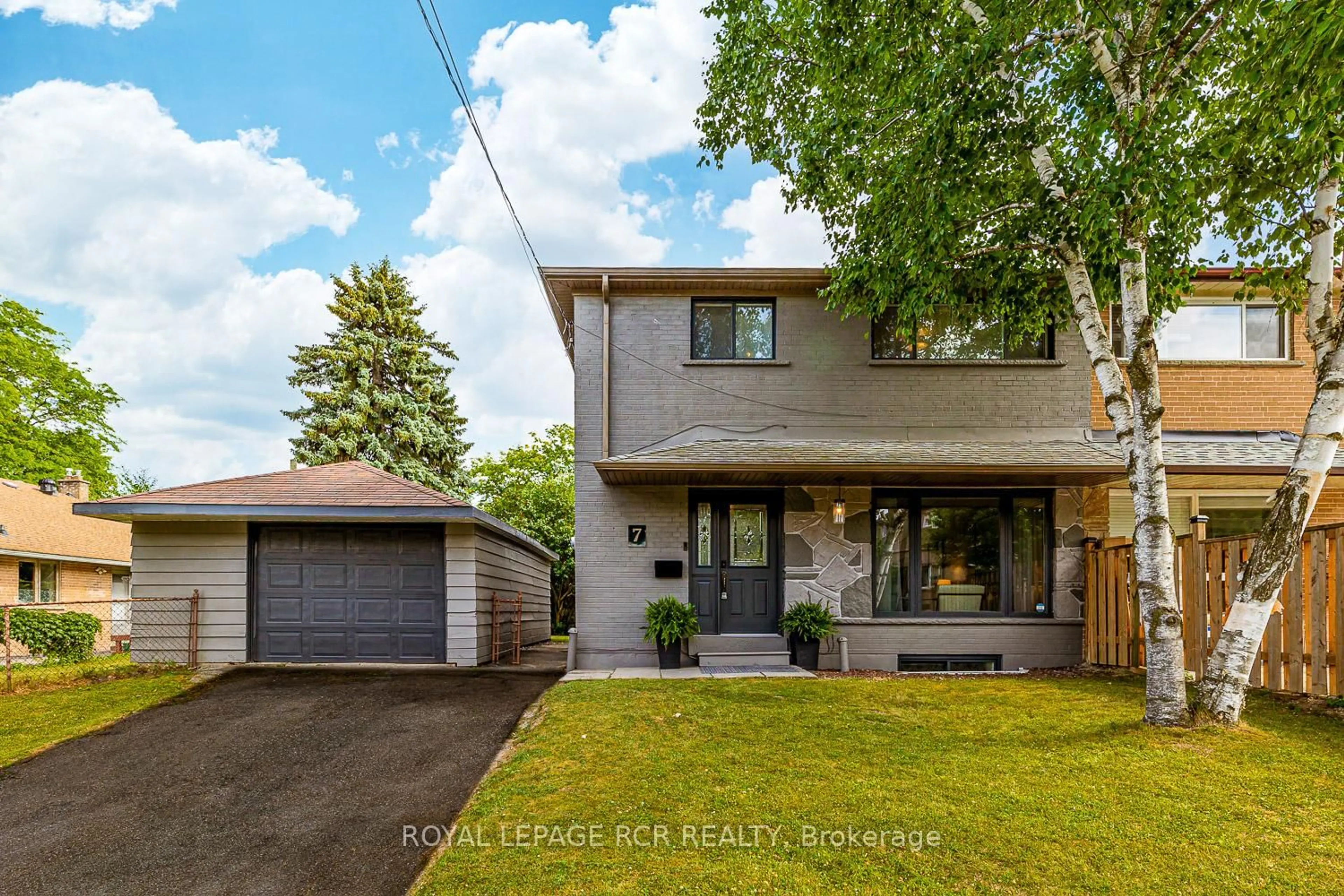 Unknown for 7 Annapearl Crt, Toronto Ontario M2N 4H6